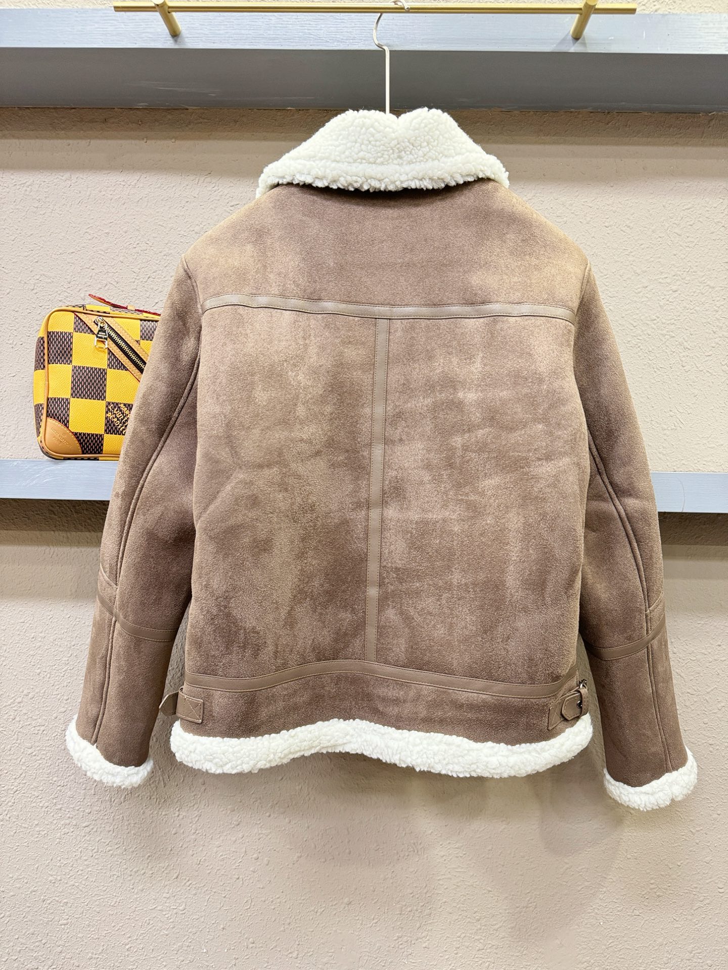 Moncler蒙口 新品皮毛一体，原生态人造皮面料；100%进口皮毛一体！采用进口人造皮皮料！皮料品质相