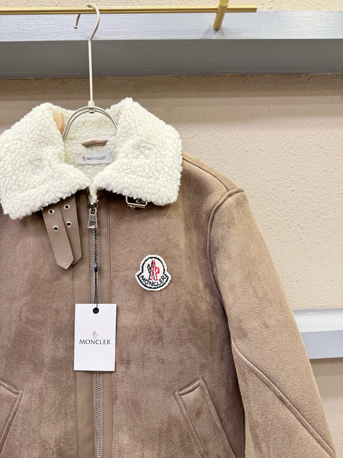 Moncler蒙口 新品皮毛一体，原生态人造皮面料；100%进口皮毛一体！采用进口人造皮皮料！皮料品质相