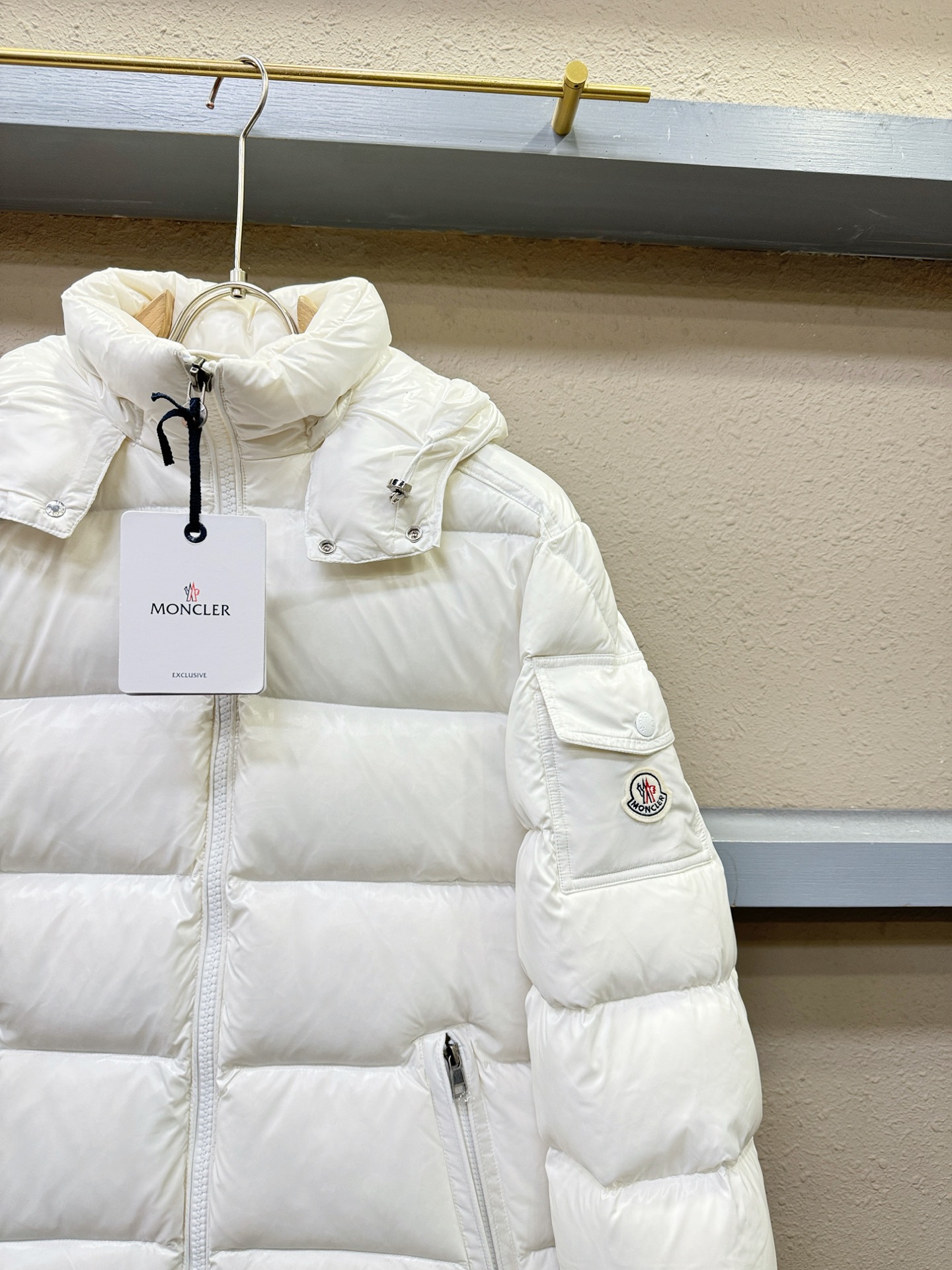 爆款羽绒服 2025新品 Moncler蒙口 新款羽绒服秀场新品，品相非常完美，专柜高科技防水面料，内里