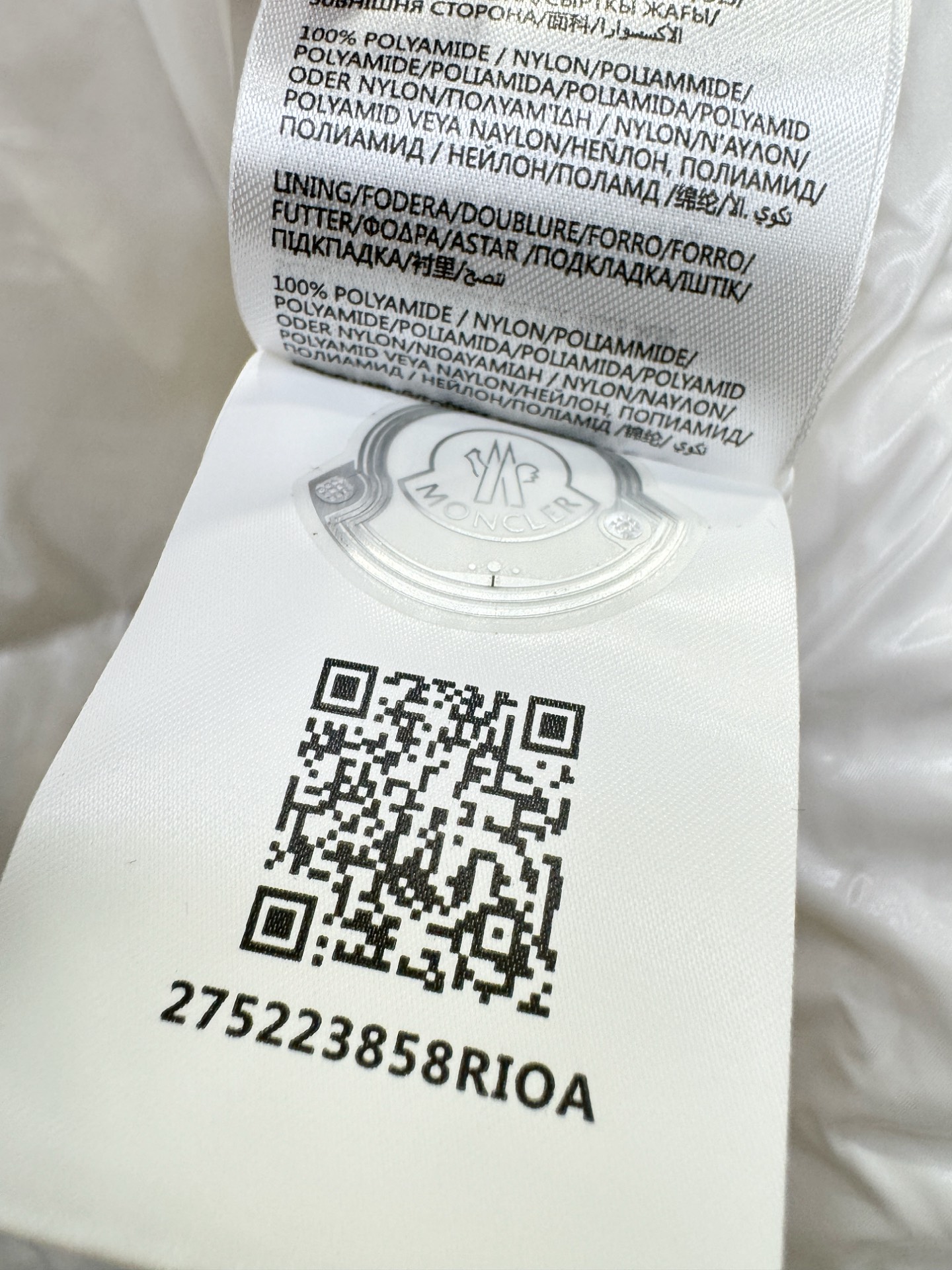 爆款羽绒服 2025新品 Moncler蒙口 新款羽绒服秀场新品，品相非常完美，专柜高科技防水面料，内里
