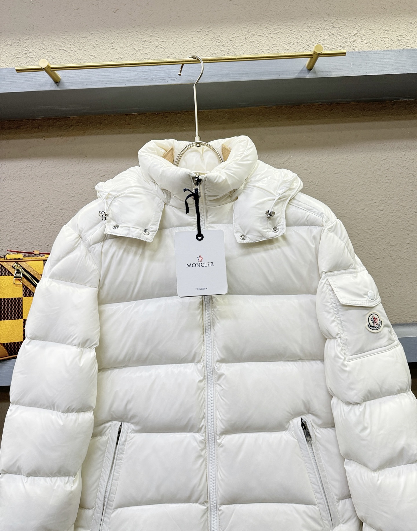 爆款羽绒服 2025新品 Moncler蒙口 新款羽绒服秀场新品，品相非常完美，专柜高科技防水面料，内里