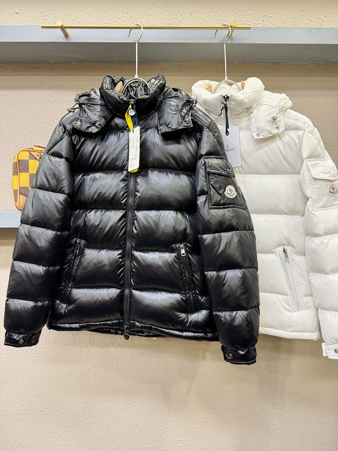 爆款羽绒服 2025新品 Moncler蒙口 新款羽绒服秀场新品，品相非常完美，专柜高科技防水面料，内里