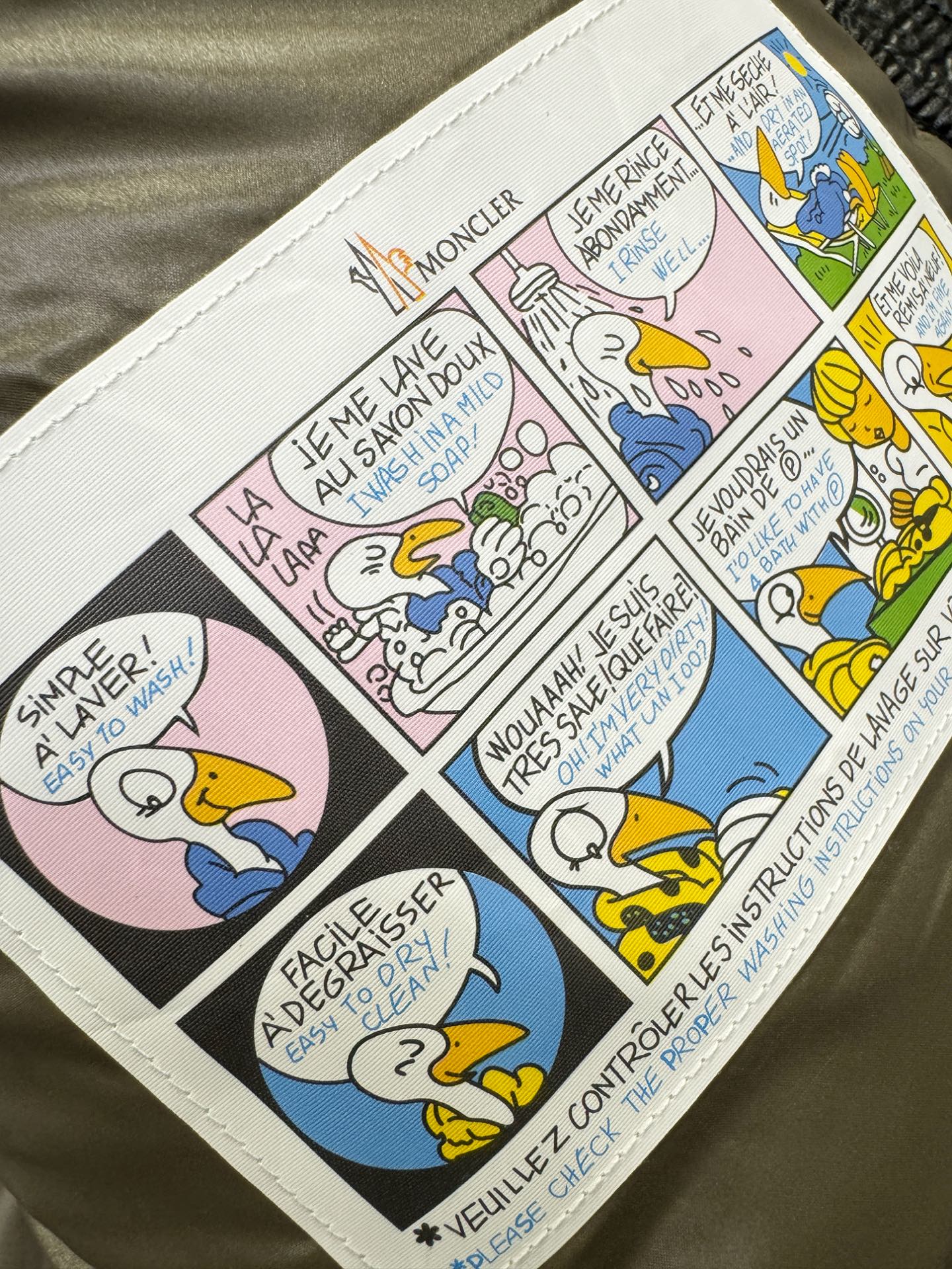 爆款羽绒服 2025新品 Moncler蒙口 新款羽绒服秀场新品，品相非常完美，专柜高科技防水面料，内里