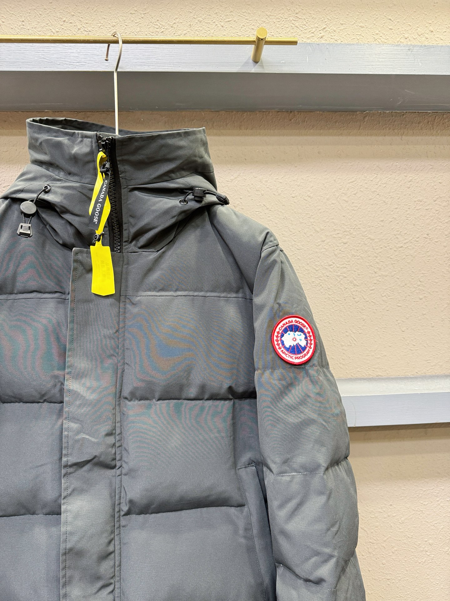 爆款羽绒服 2025新品 加拿大鹅 品牌Canada Goose 新款羽绒服秀场新品，品相非常完美，专柜