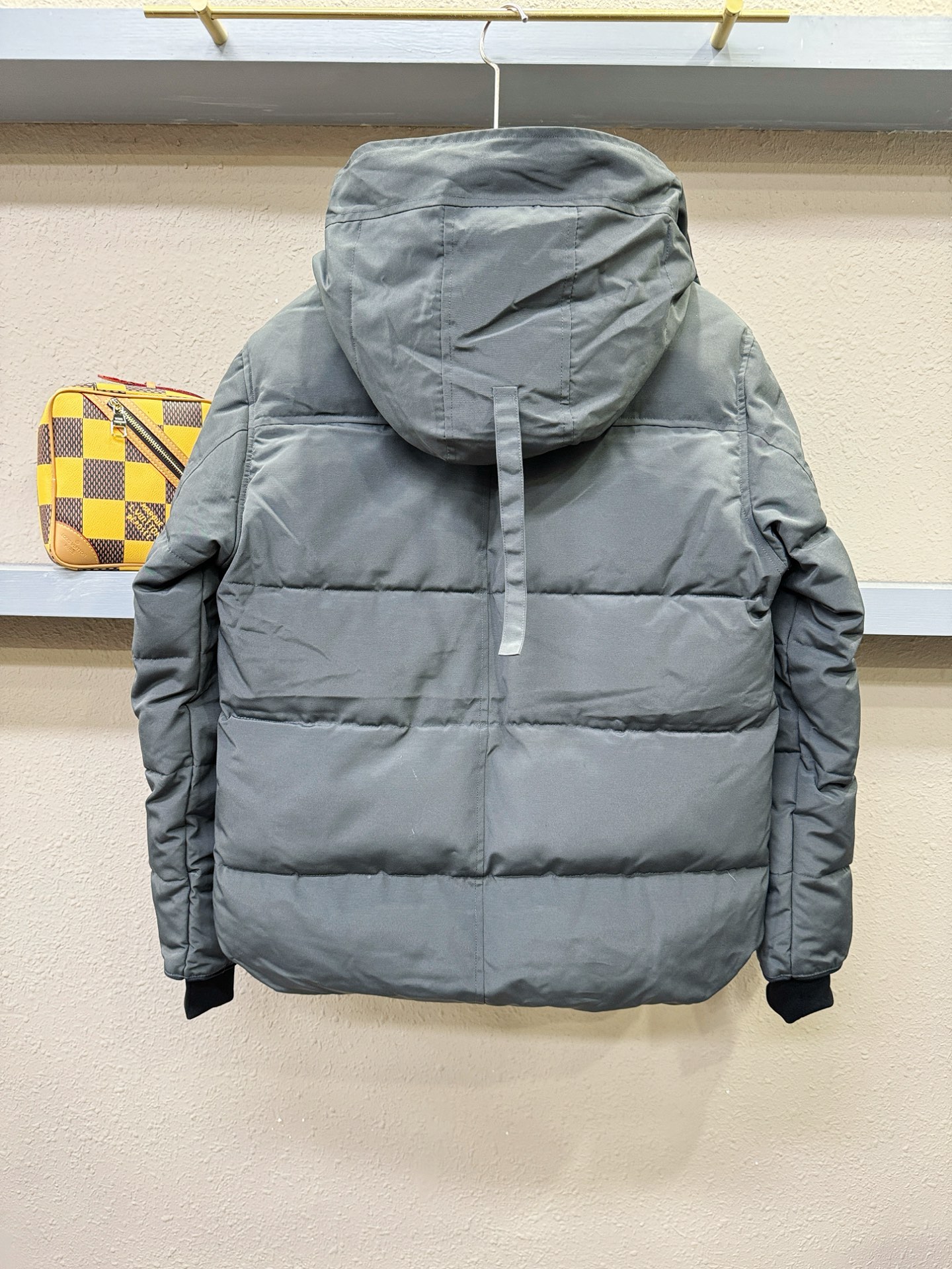 爆款羽绒服 2025新品 加拿大鹅 品牌Canada Goose 新款羽绒服秀场新品，品相非常完美，专柜