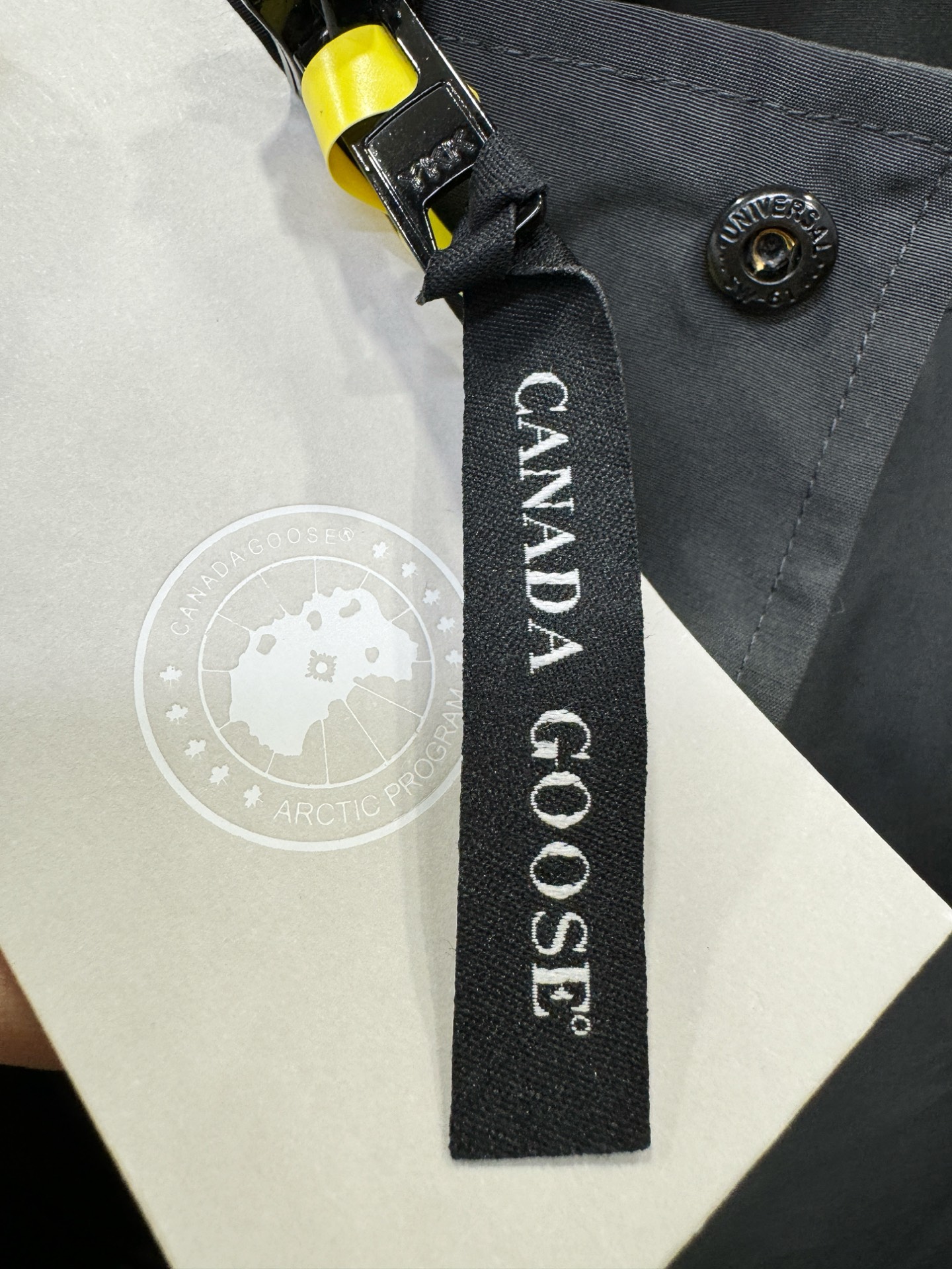 爆款羽绒服 2025新品 加拿大鹅 品牌Canada Goose 新款羽绒服秀场新品，品相非常完美，专柜