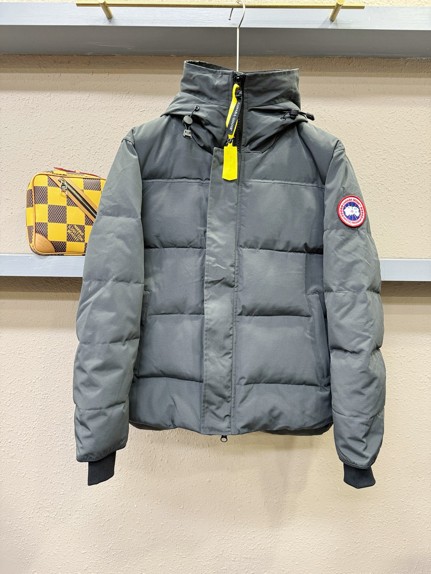 爆款羽绒服 2025新品 加拿大鹅 品牌Canada Goose 新款羽绒服秀场新品，品相非常完美，专柜