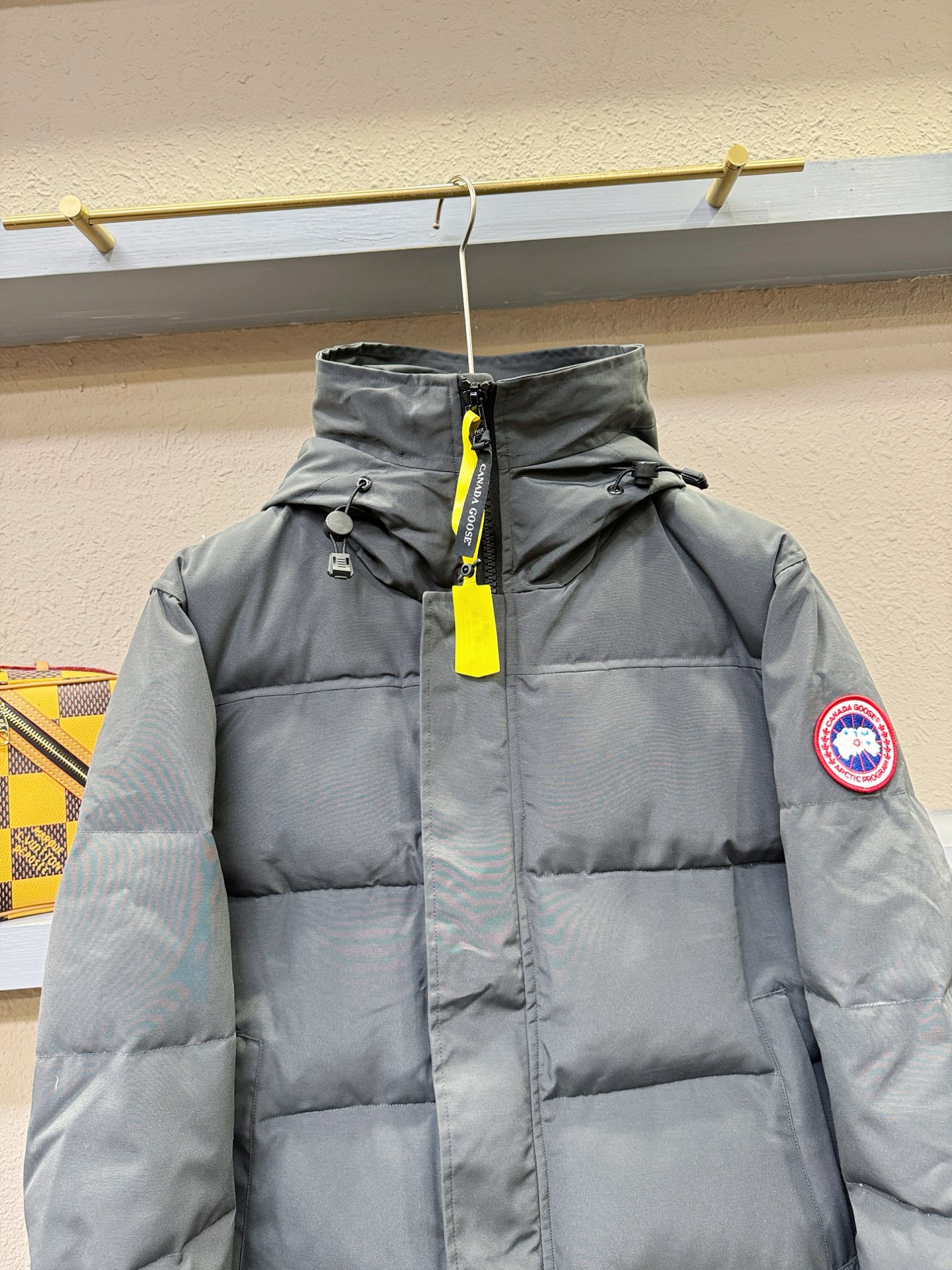 爆款羽绒服 2025新品 加拿大鹅 品牌Canada Goose 新款羽绒服秀场新品，品相非常完美，专柜