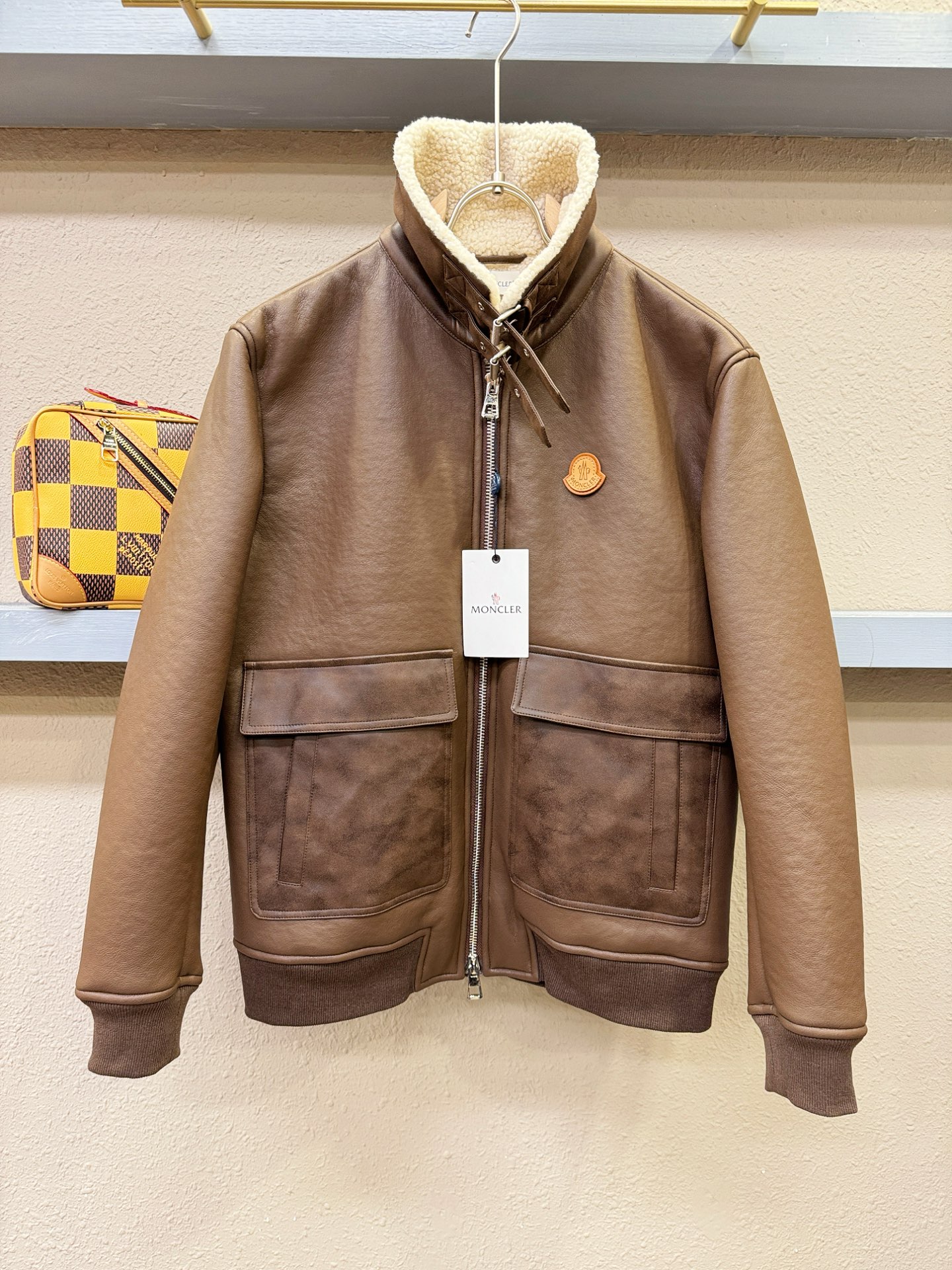 Moncler蒙口 新品皮毛一体，原生态人造皮面料；100%进口皮毛一体！采用进口人造皮！皮料品质相当高