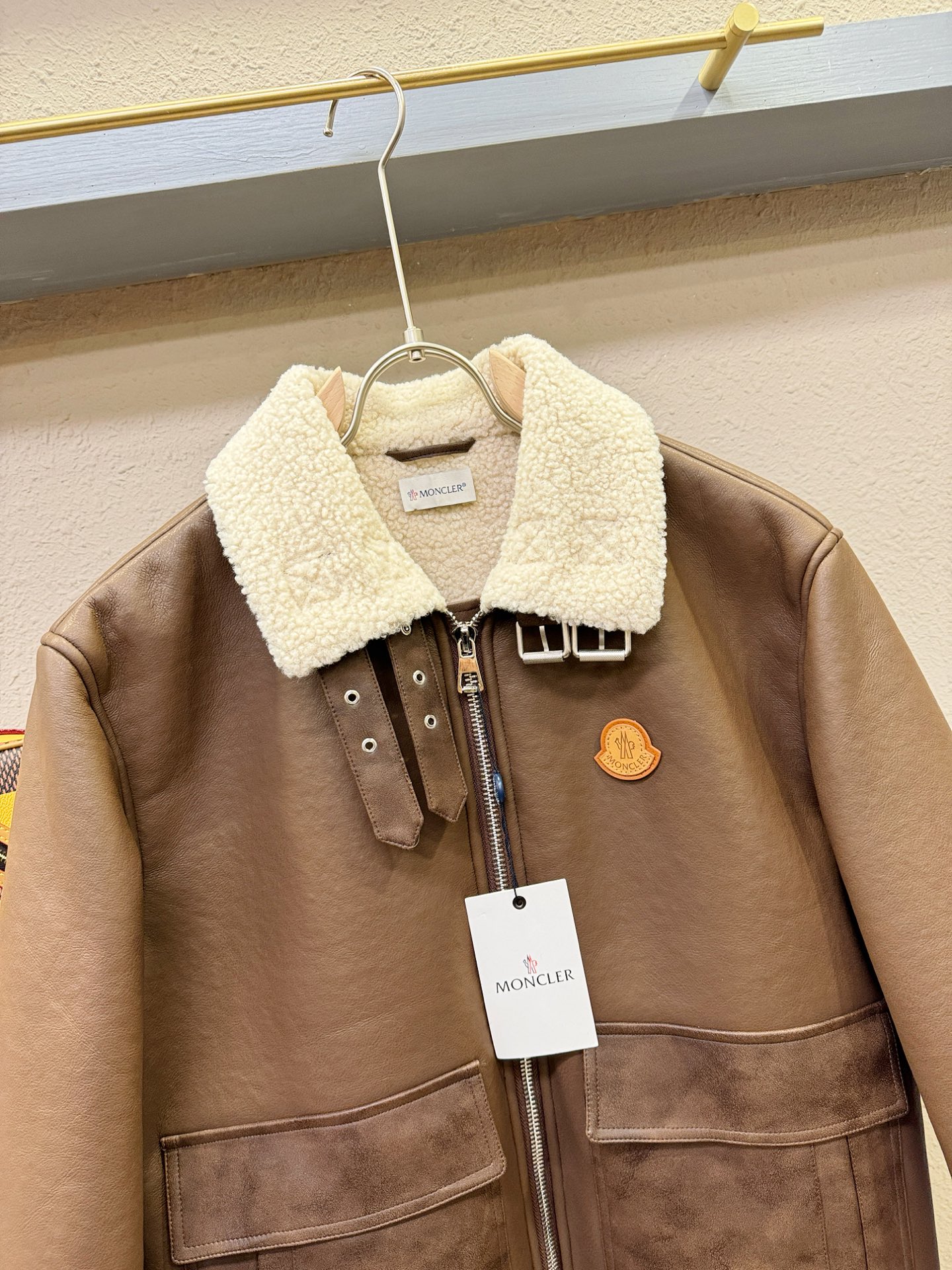 Moncler蒙口 新品皮毛一体，原生态人造皮面料；100%进口皮毛一体！采用进口人造皮！皮料品质相当高