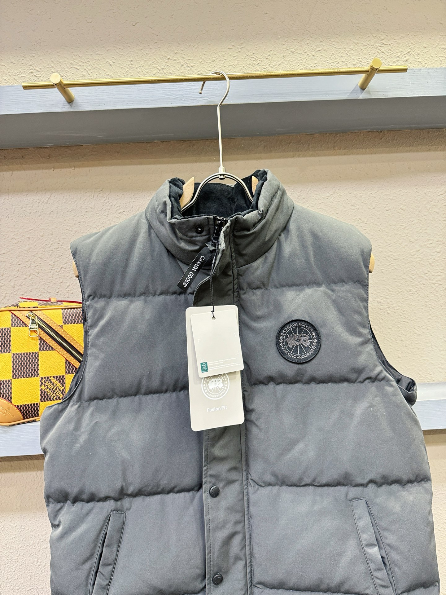 爆款羽绒服 2025新品 加拿大鹅 品牌Canada Goose 新款羽绒马甲 秀场新品，品相非常完美，