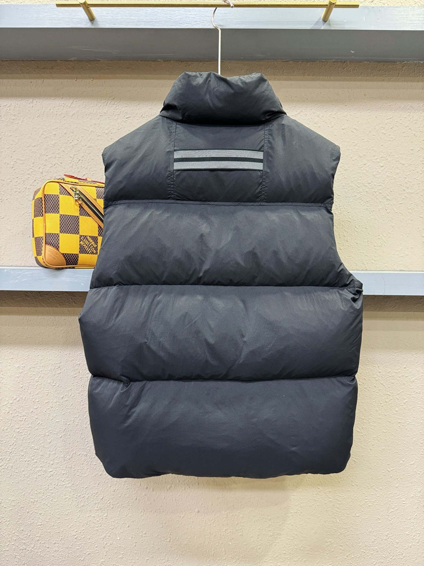 爆款羽绒服 2025新品 加拿大鹅 品牌Canada Goose 新款羽绒马甲 秀场新品，品相非常完美，