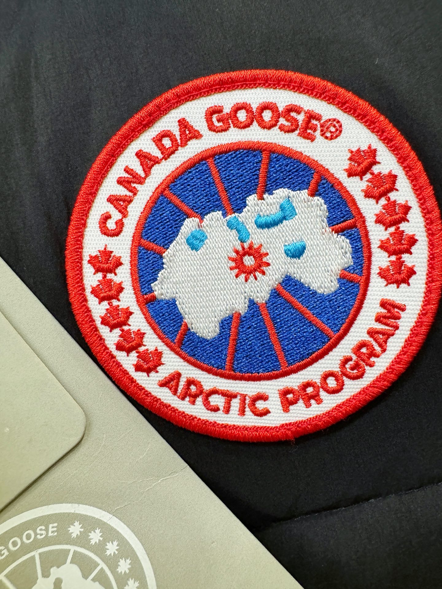 爆款羽绒服 2025新品 加拿大鹅 品牌Canada Goose 新款羽绒马甲 秀场新品，品相非常完美，