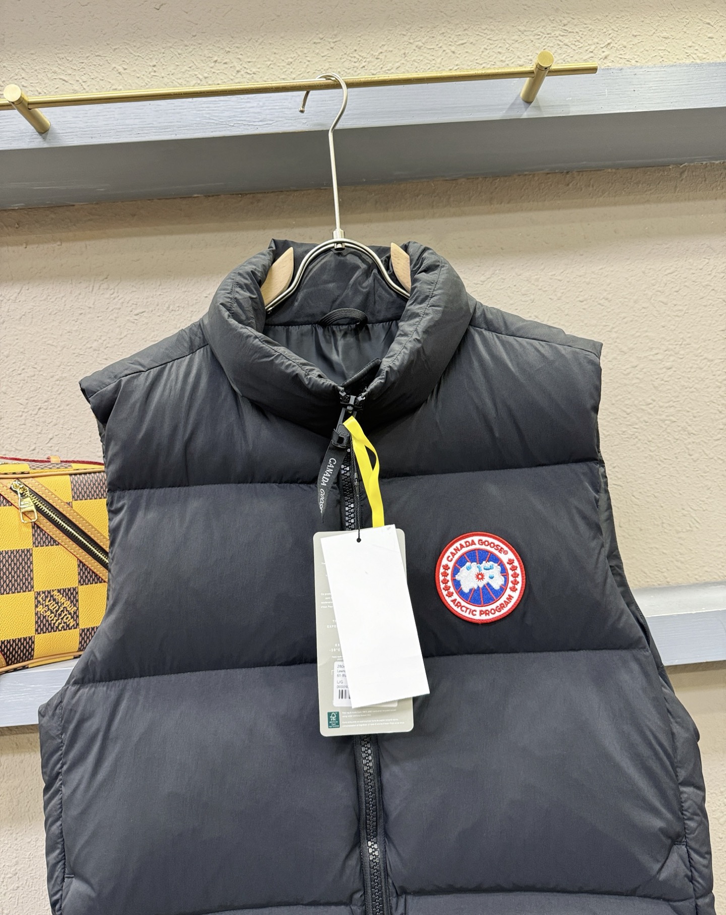 爆款羽绒服 2025新品 加拿大鹅 品牌Canada Goose 新款羽绒马甲 秀场新品，品相非常完美，
