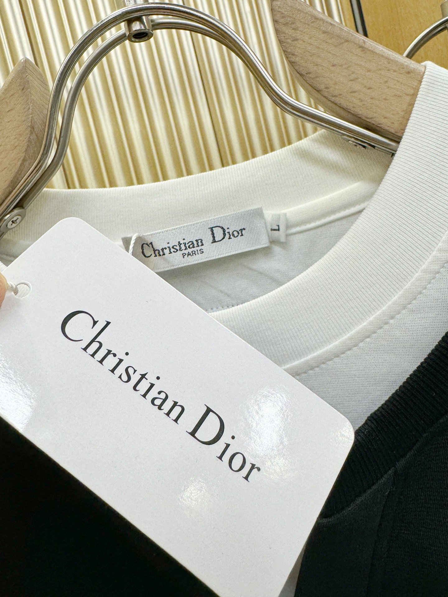 Dior迪奥 2025ss秋冬新品 长袖上衣，经典Logo设计，百搭款 官网同步发售 定制面料，柔软细腻