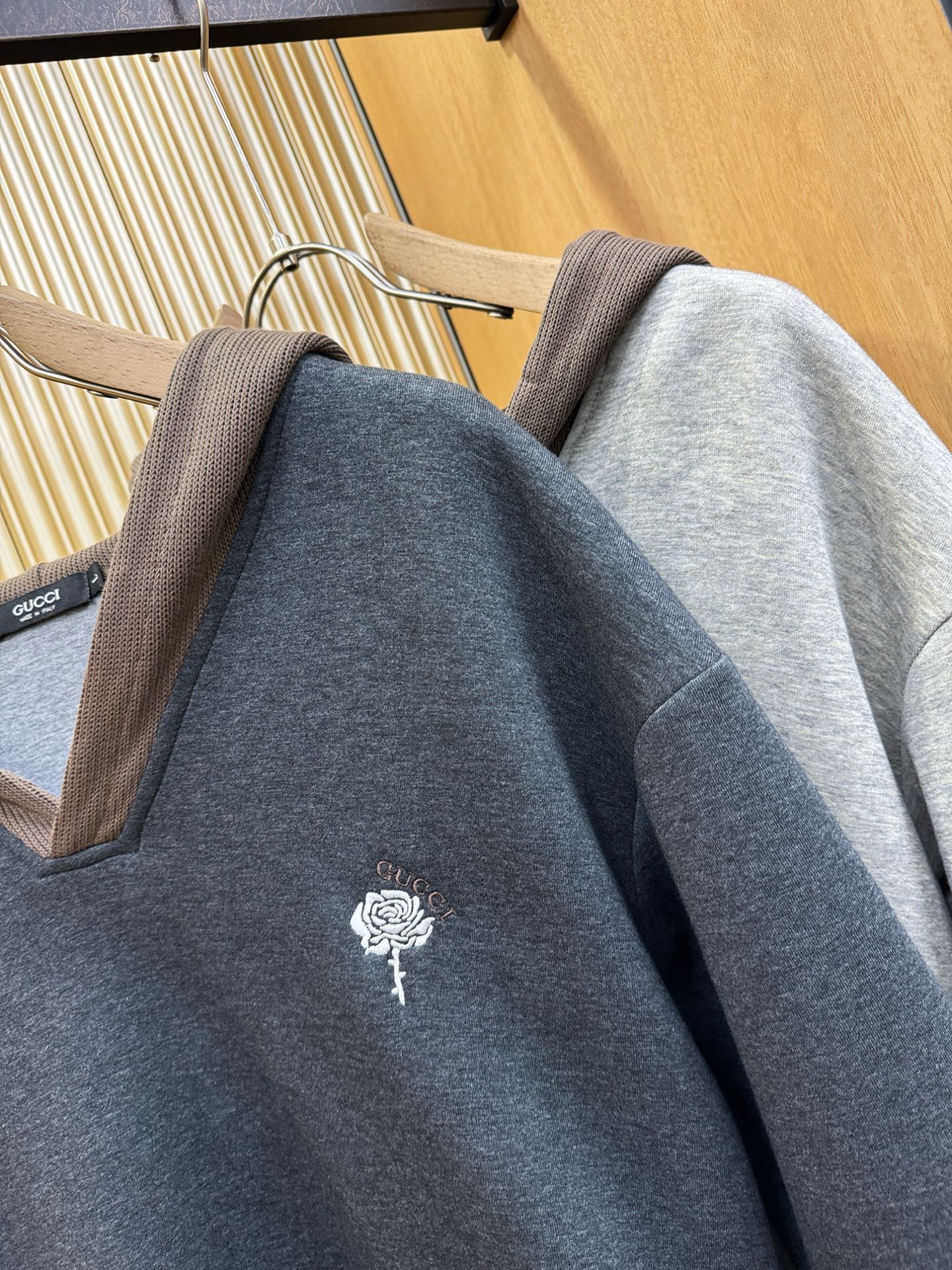 Gucci古奇 2025ss秋冬新品 长袖带帽卫衣，经典Logo设计，百搭款 官网同步发售 定制面料，柔