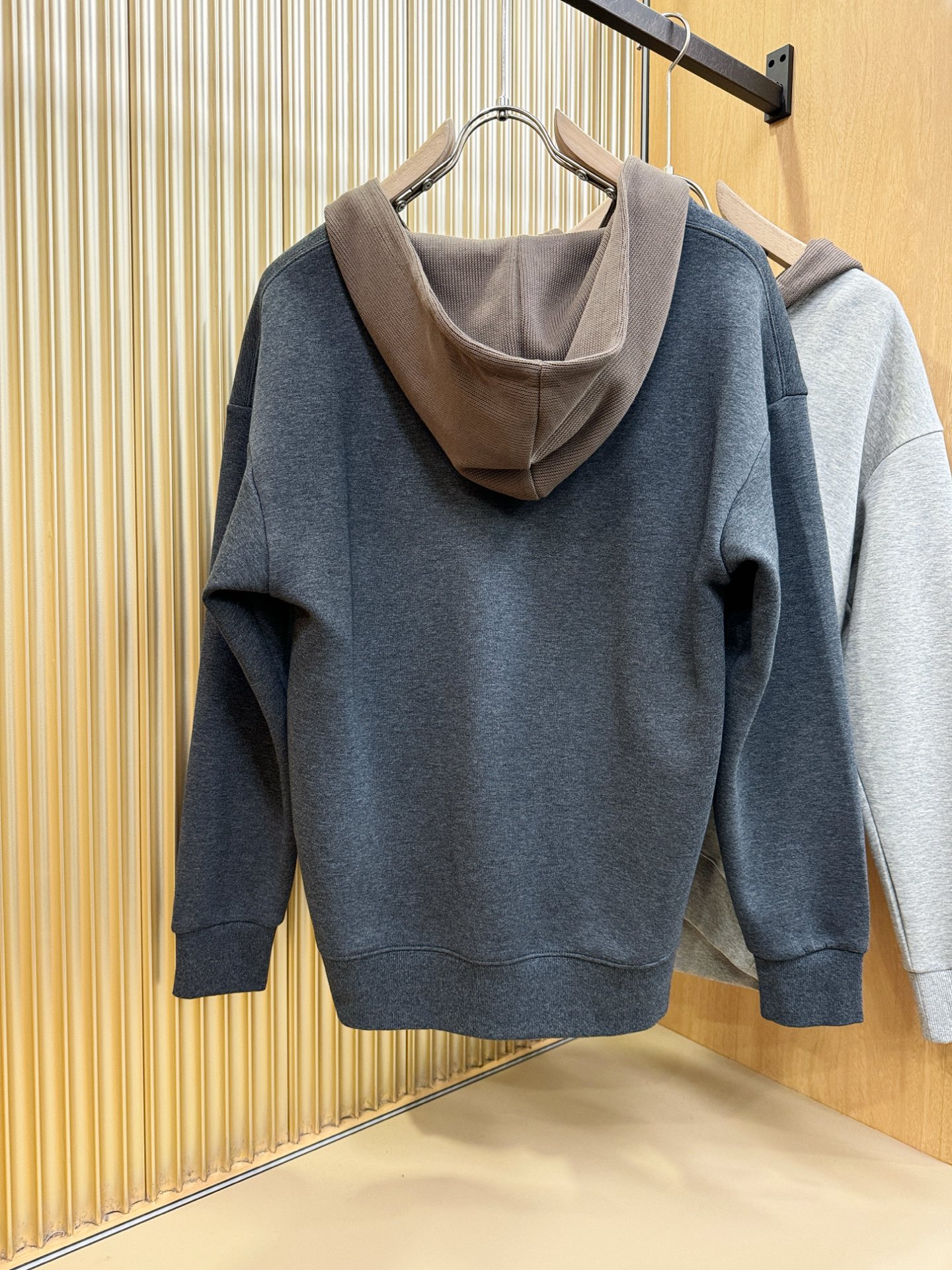 Gucci古奇 2025ss秋冬新品 长袖带帽卫衣，经典Logo设计，百搭款 官网同步发售 定制面料，柔