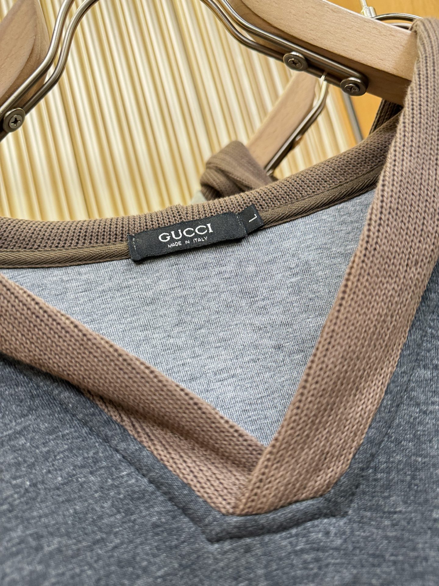 Gucci古奇 2025ss秋冬新品 长袖带帽卫衣，经典Logo设计，百搭款 官网同步发售 定制面料，柔