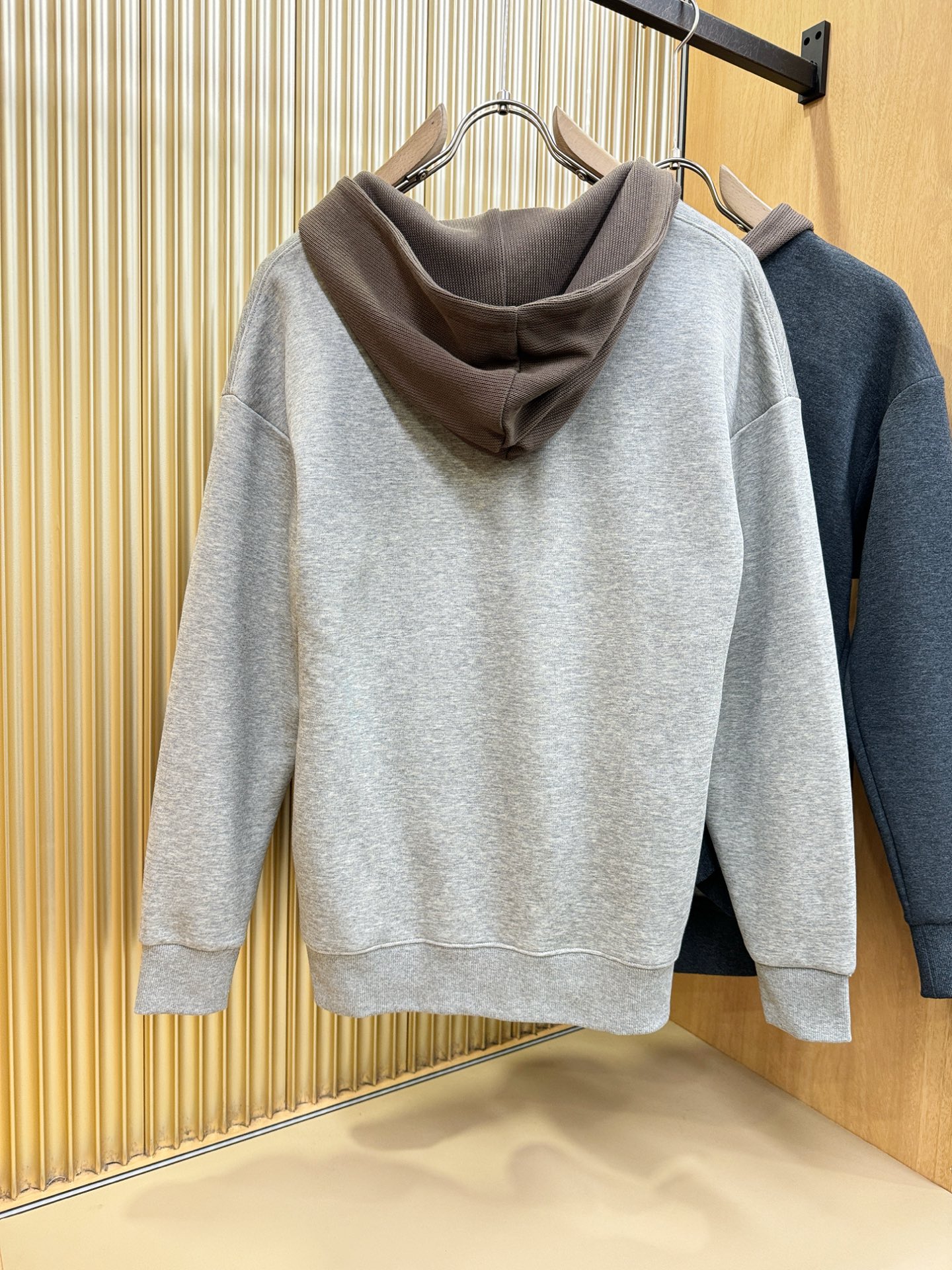 Gucci古奇 2025ss秋冬新品 长袖带帽卫衣，经典Logo设计，百搭款 官网同步发售 定制面料，柔