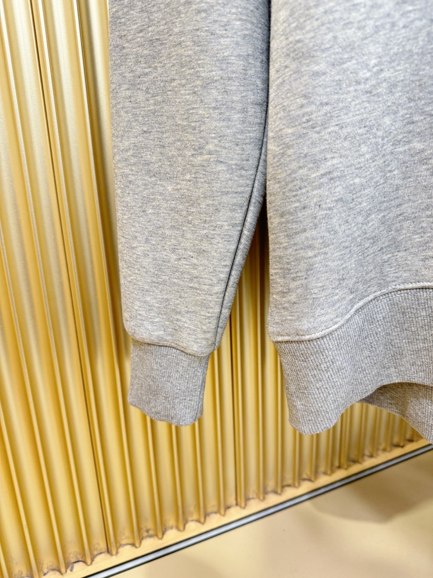 Gucci古奇 2025ss秋冬新品 长袖带帽卫衣，经典Logo设计，百搭款 官网同步发售 定制面料，柔