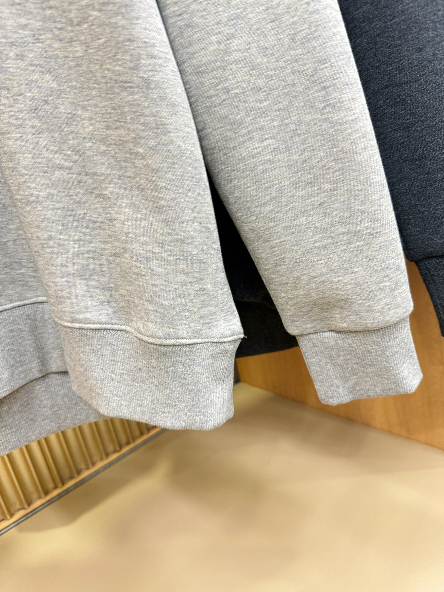 Gucci古奇 2025ss秋冬新品 长袖带帽卫衣，经典Logo设计，百搭款 官网同步发售 定制面料，柔