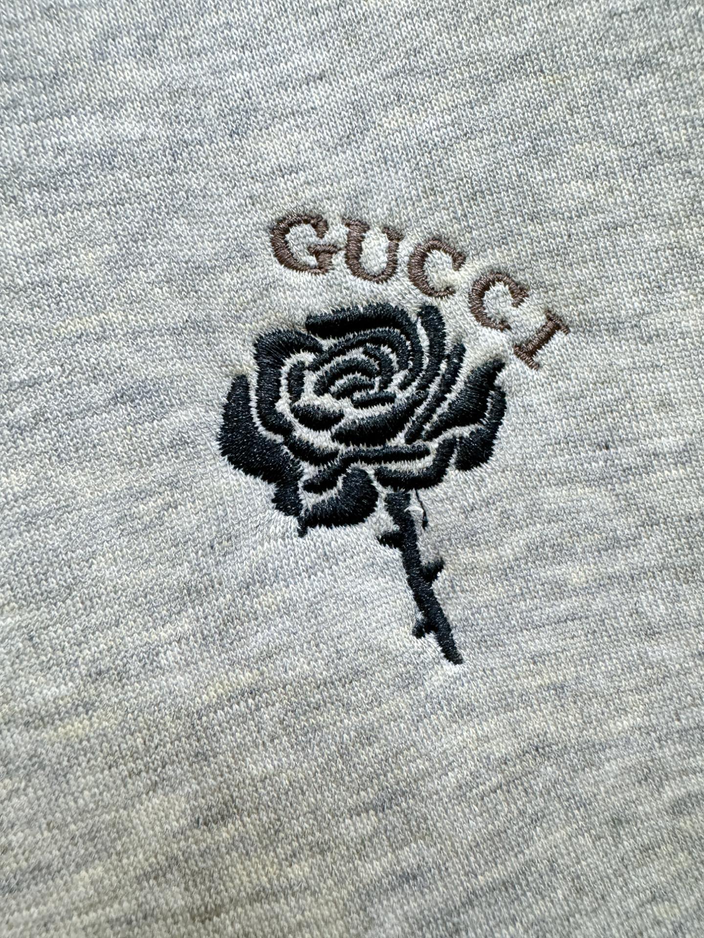 Gucci古奇 2025ss秋冬新品 长袖带帽卫衣，经典Logo设计，百搭款 官网同步发售 定制面料，柔