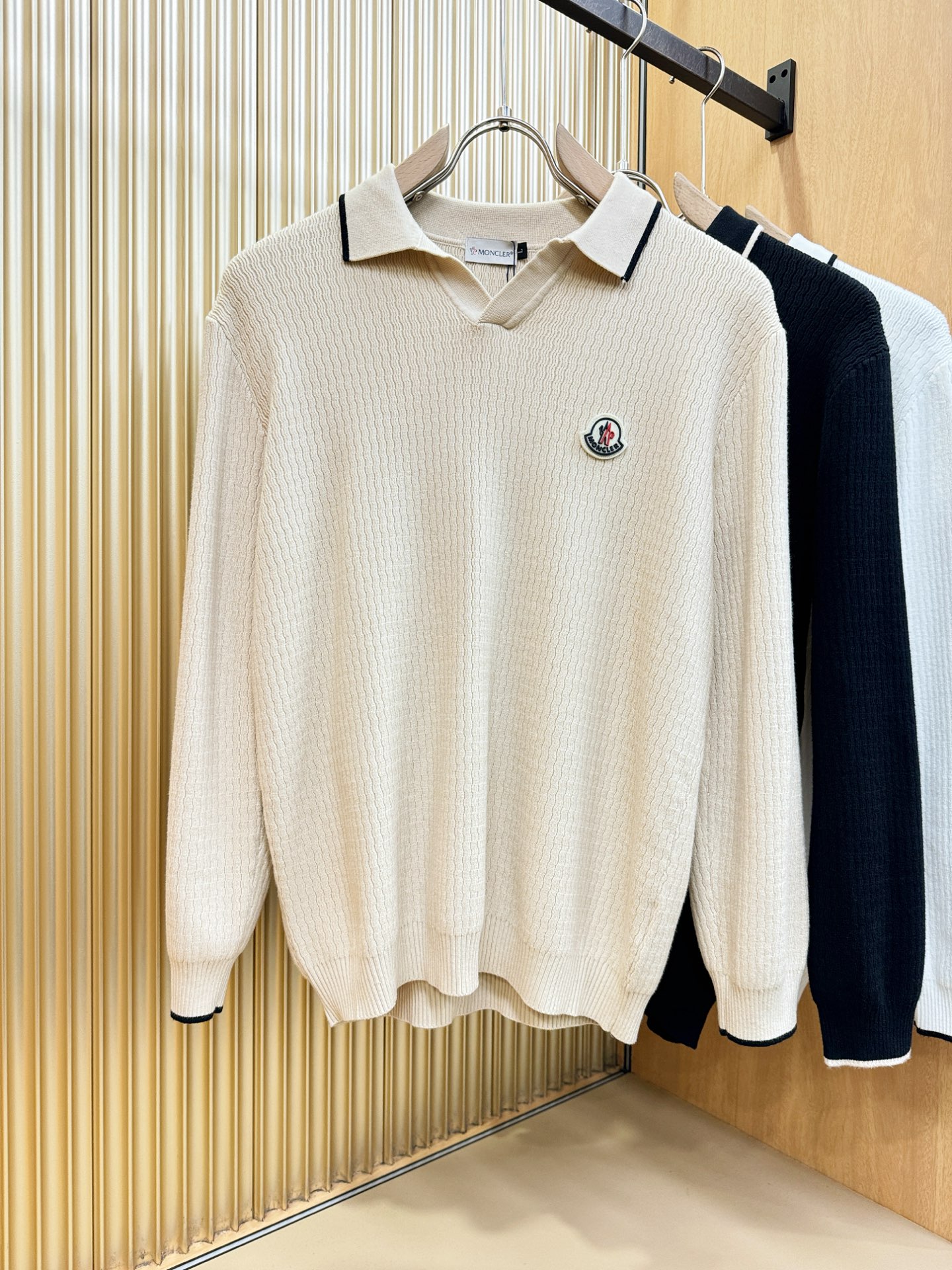 Moncler蒙口 2025新款毛衣，胸前logo设计！贸易公司渠道稀出，同步官网发售！秋冬系列经典设计