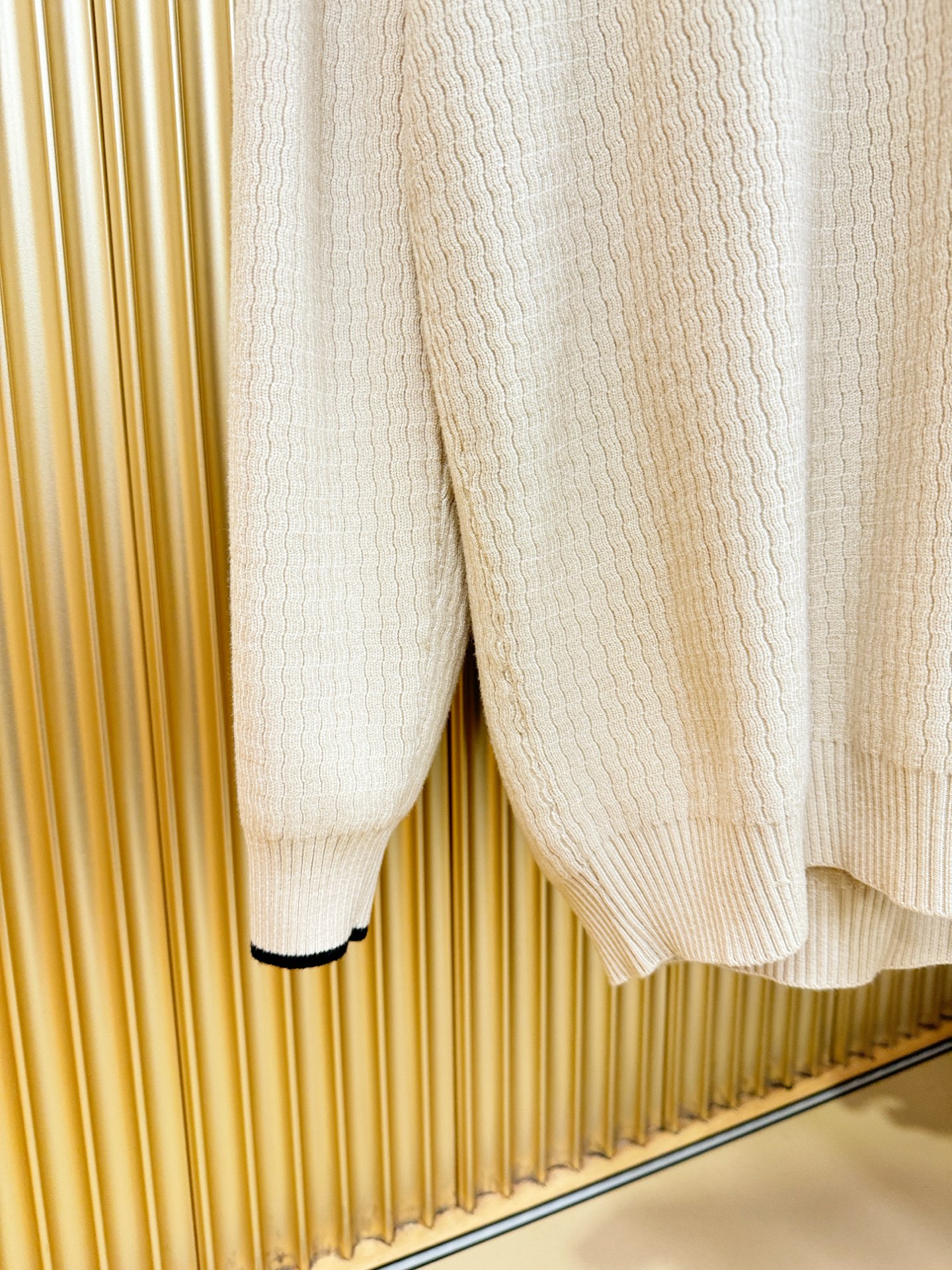 Moncler蒙口 2025新款毛衣，胸前logo设计！贸易公司渠道稀出，同步官网发售！秋冬系列经典设计