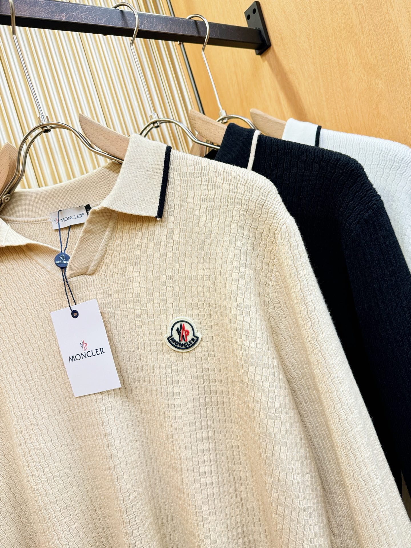 Moncler蒙口 2025新款毛衣，胸前logo设计！贸易公司渠道稀出，同步官网发售！秋冬系列经典设计