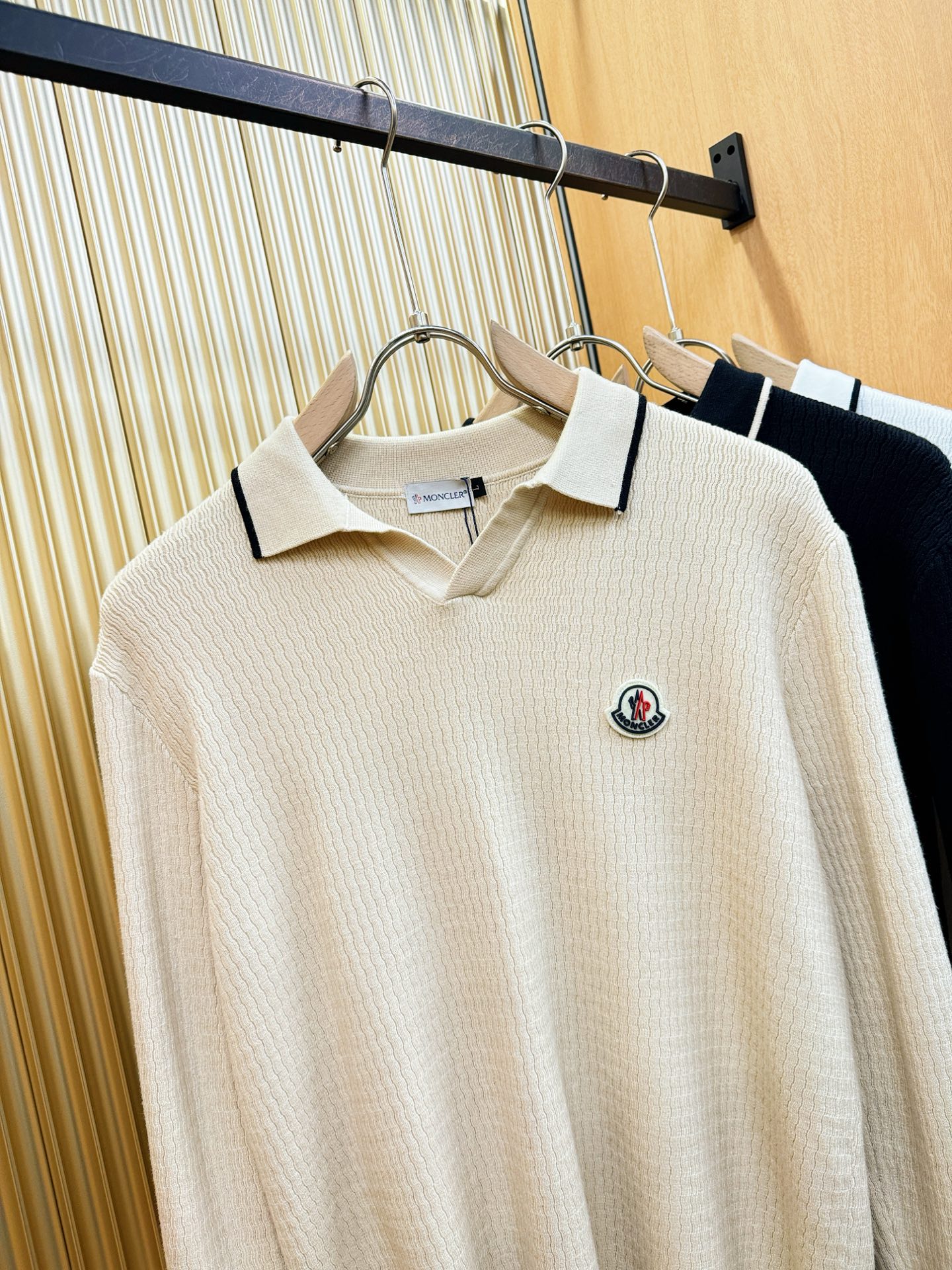 Moncler蒙口 2025新款毛衣，胸前logo设计！贸易公司渠道稀出，同步官网发售！秋冬系列经典设计