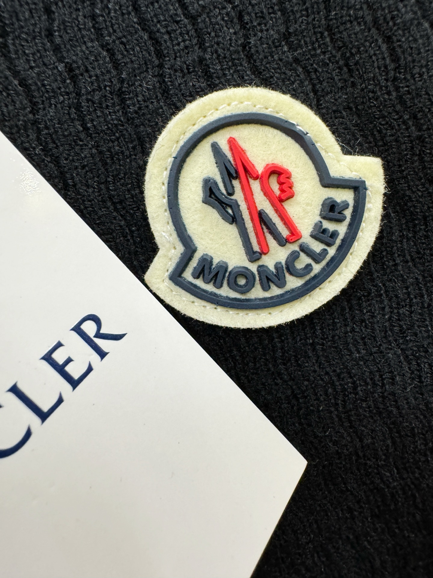 Moncler蒙口 2025新款毛衣，胸前logo设计！贸易公司渠道稀出，同步官网发售！秋冬系列经典设计