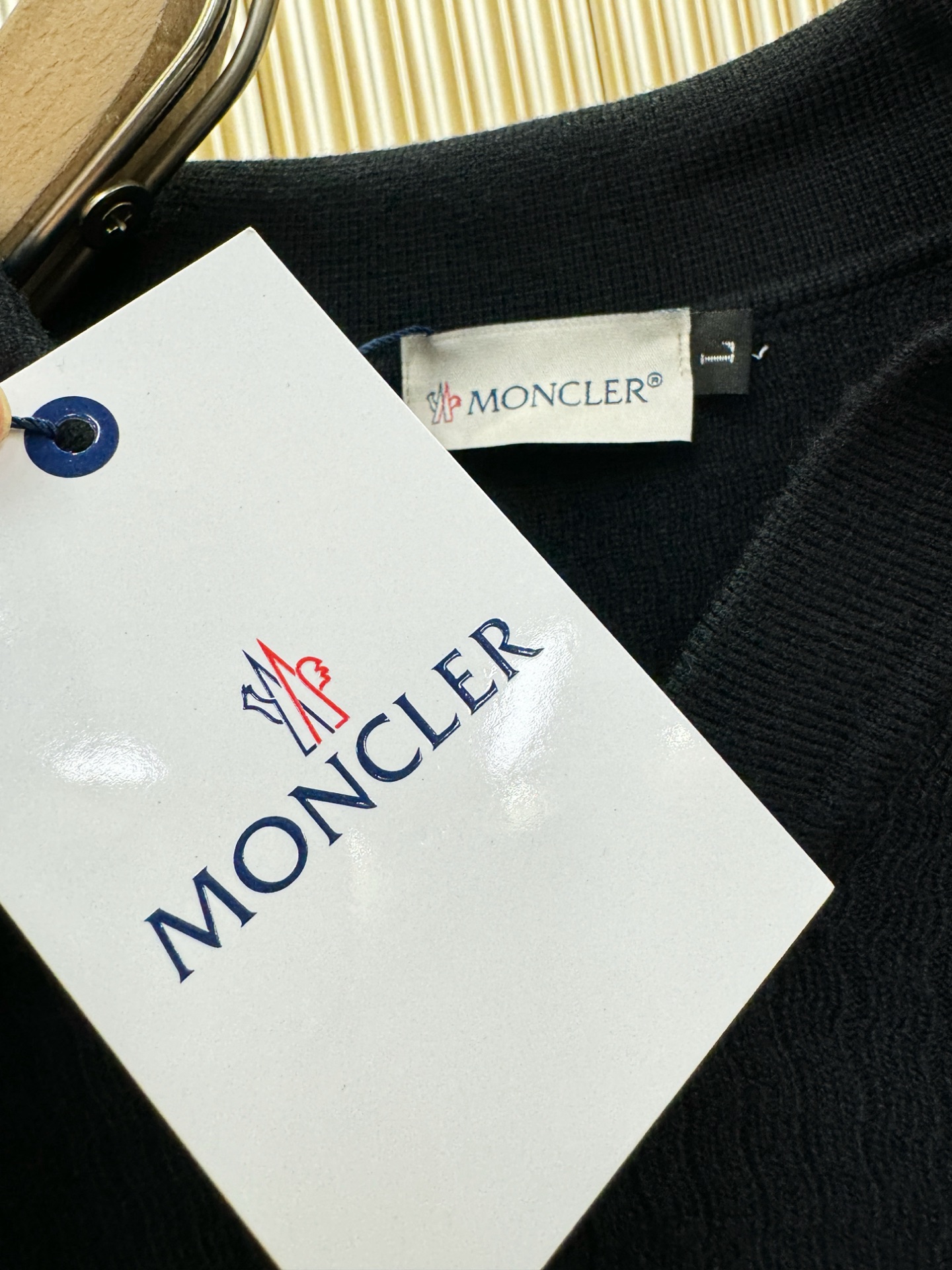 Moncler蒙口 2025新款毛衣，胸前logo设计！贸易公司渠道稀出，同步官网发售！秋冬系列经典设计