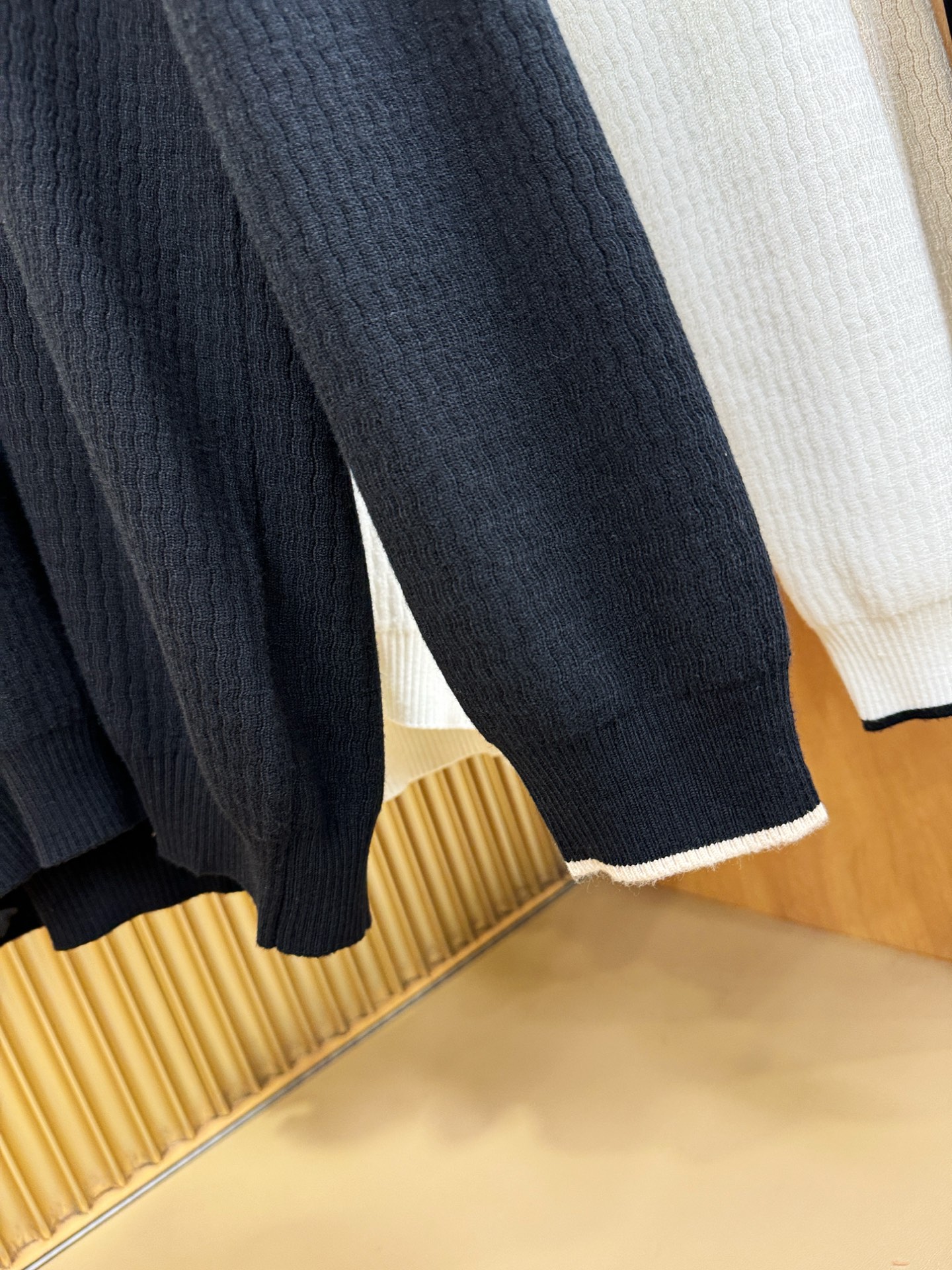 Moncler蒙口 2025新款毛衣，胸前logo设计！贸易公司渠道稀出，同步官网发售！秋冬系列经典设计