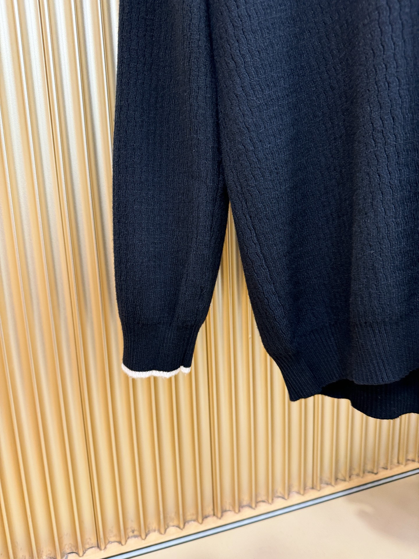 Moncler蒙口 2025新款毛衣，胸前logo设计！贸易公司渠道稀出，同步官网发售！秋冬系列经典设计