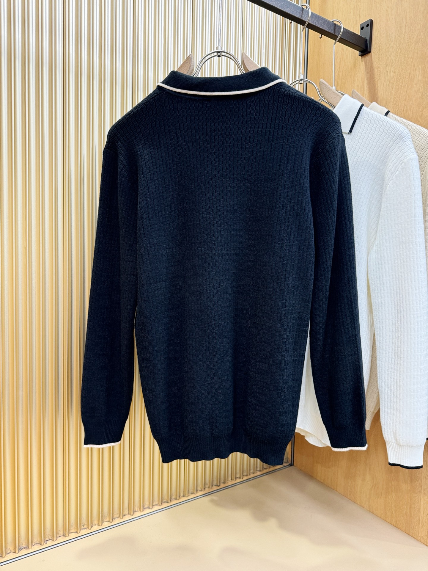 Moncler蒙口 2025新款毛衣，胸前logo设计！贸易公司渠道稀出，同步官网发售！秋冬系列经典设计