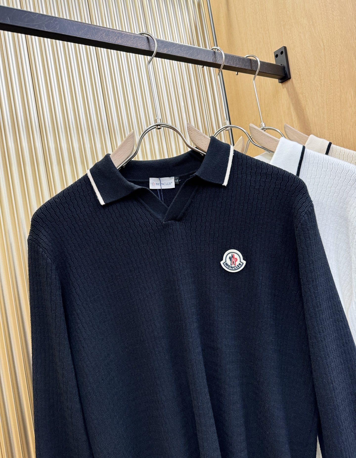 Moncler蒙口 2025新款毛衣，胸前logo设计！贸易公司渠道稀出，同步官网发售！秋冬系列经典设计
