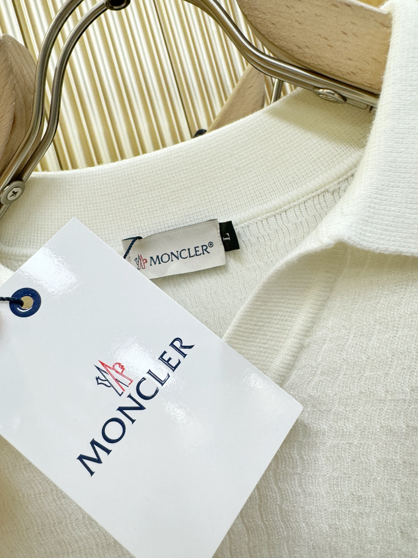 Moncler蒙口 2025新款毛衣，胸前logo设计！贸易公司渠道稀出，同步官网发售！秋冬系列经典设计