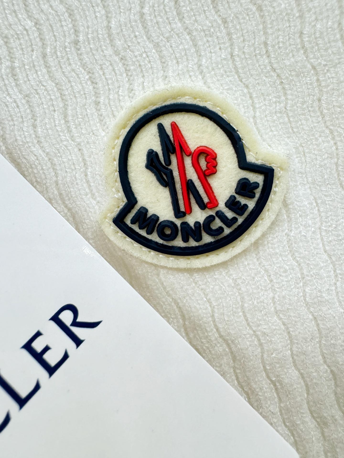 Moncler蒙口 2025新款毛衣，胸前logo设计！贸易公司渠道稀出，同步官网发售！秋冬系列经典设计