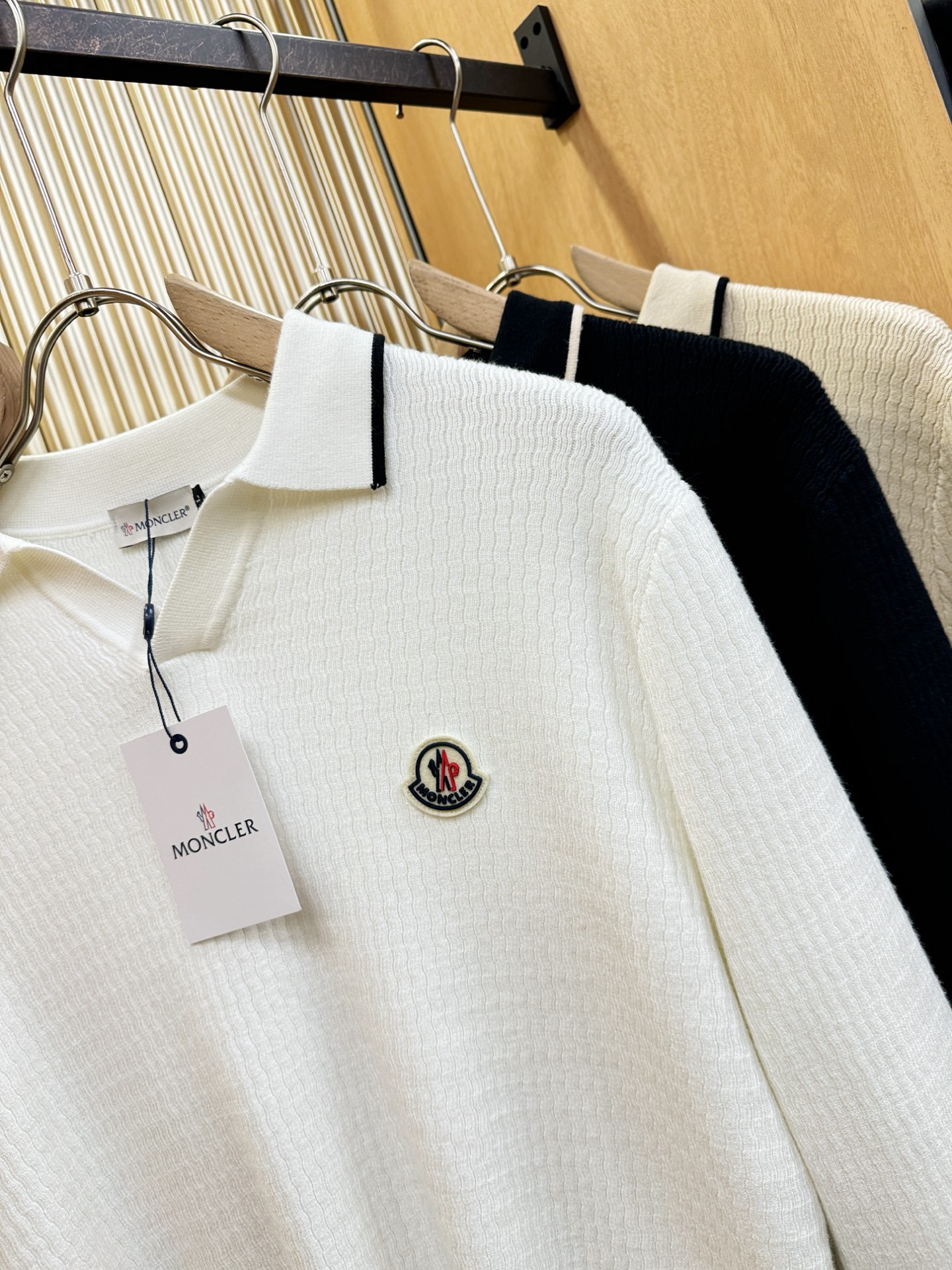 Moncler蒙口 2025新款毛衣，胸前logo设计！贸易公司渠道稀出，同步官网发售！秋冬系列经典设计