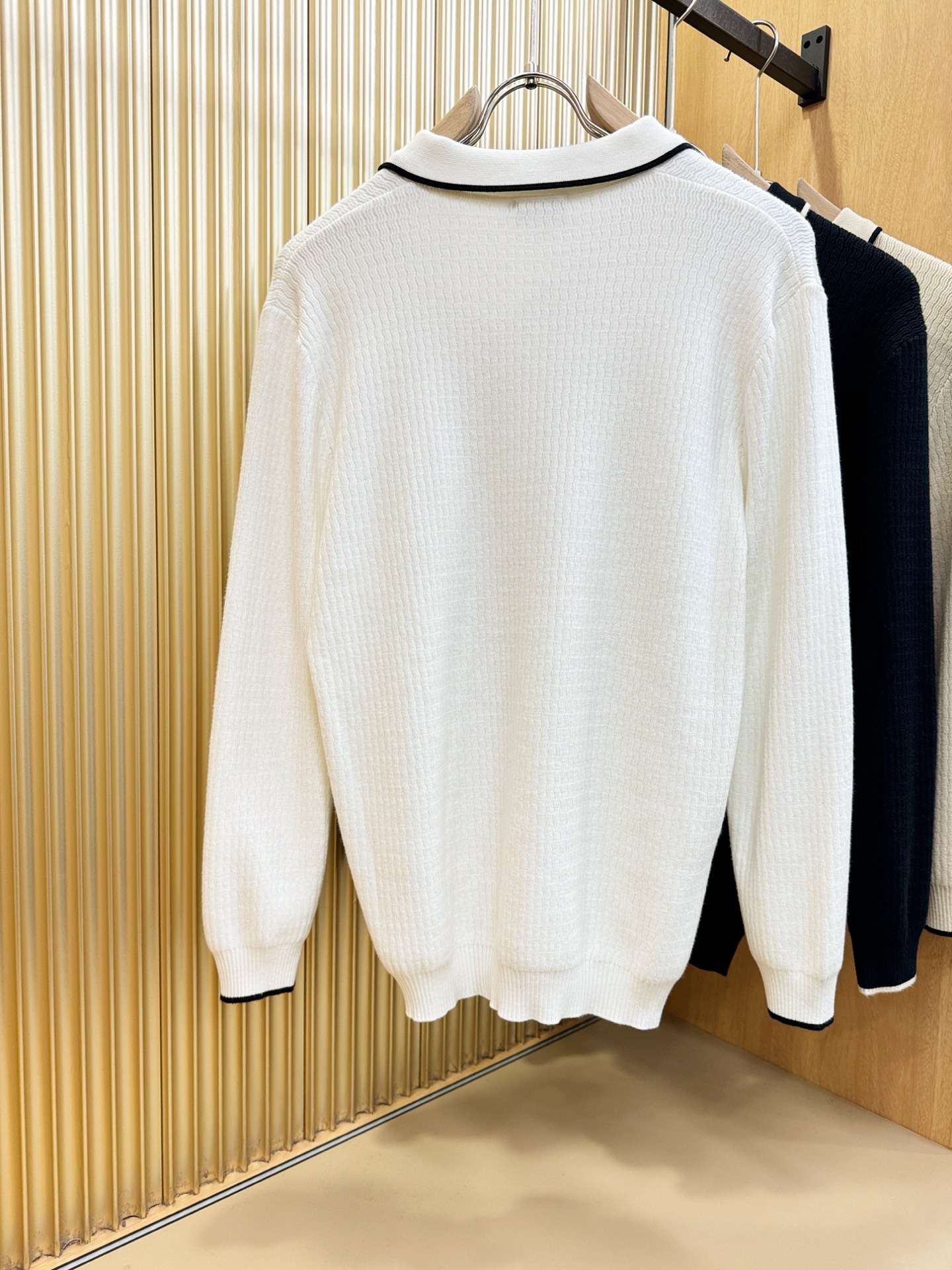 Moncler蒙口 2025新款毛衣，胸前logo设计！贸易公司渠道稀出，同步官网发售！秋冬系列经典设计