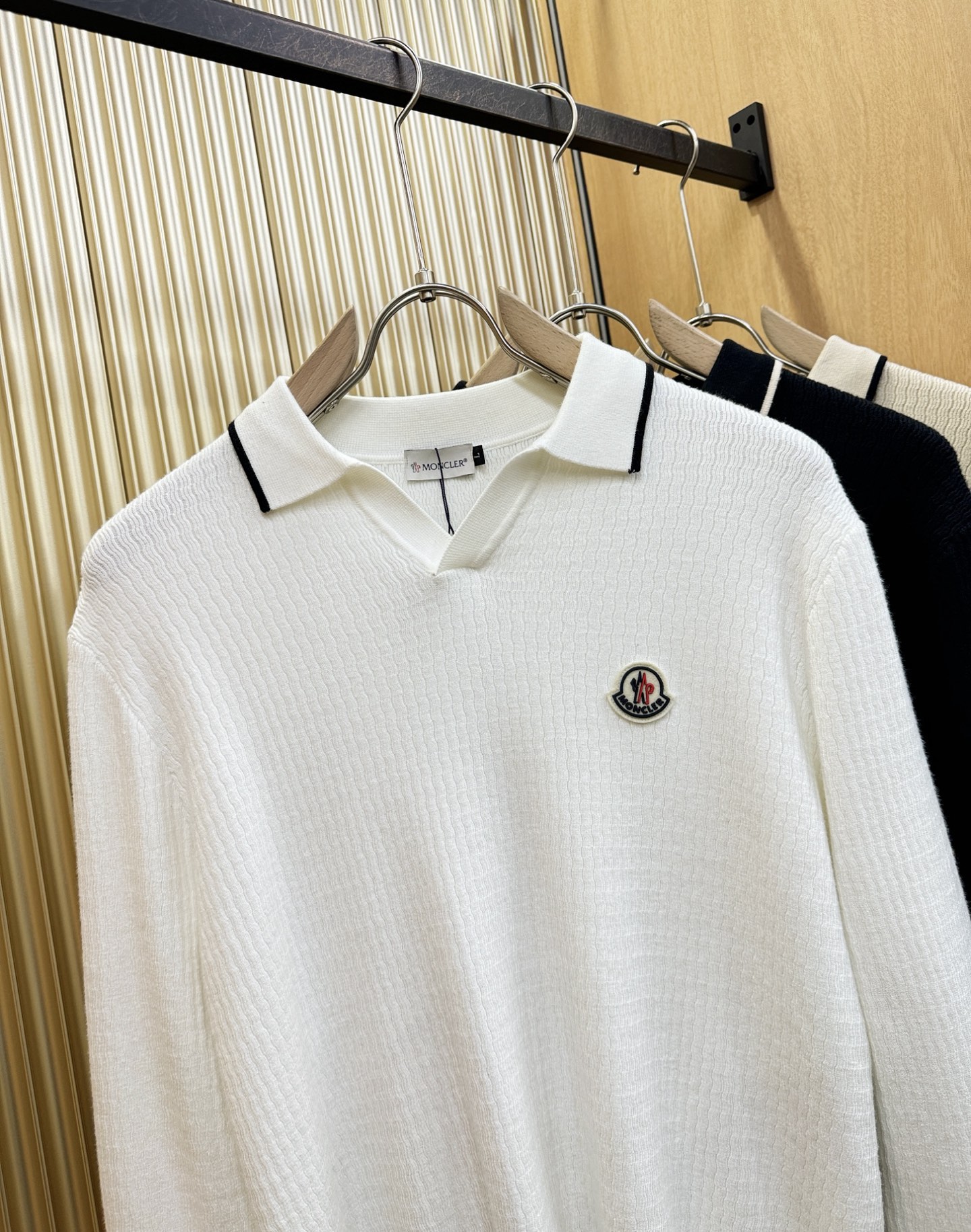 Moncler蒙口 2025新款毛衣，胸前logo设计！贸易公司渠道稀出，同步官网发售！秋冬系列经典设计