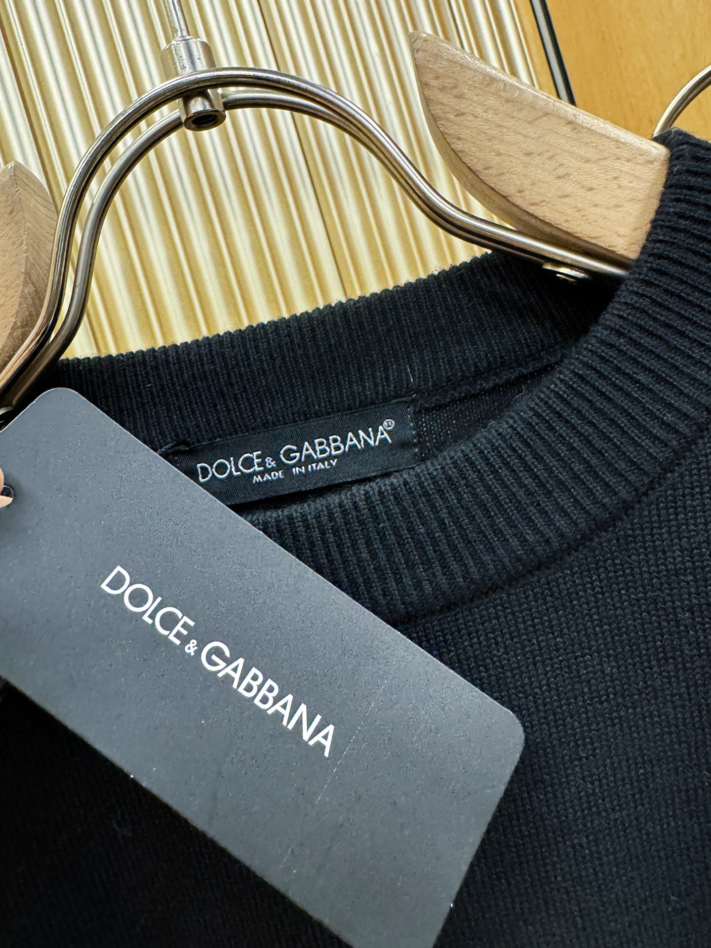 DG 2025新款毛衣，胸前logo设计！贸易公司渠道稀出，同步官网发售！秋冬系列经典设计！此款毛衣甄选