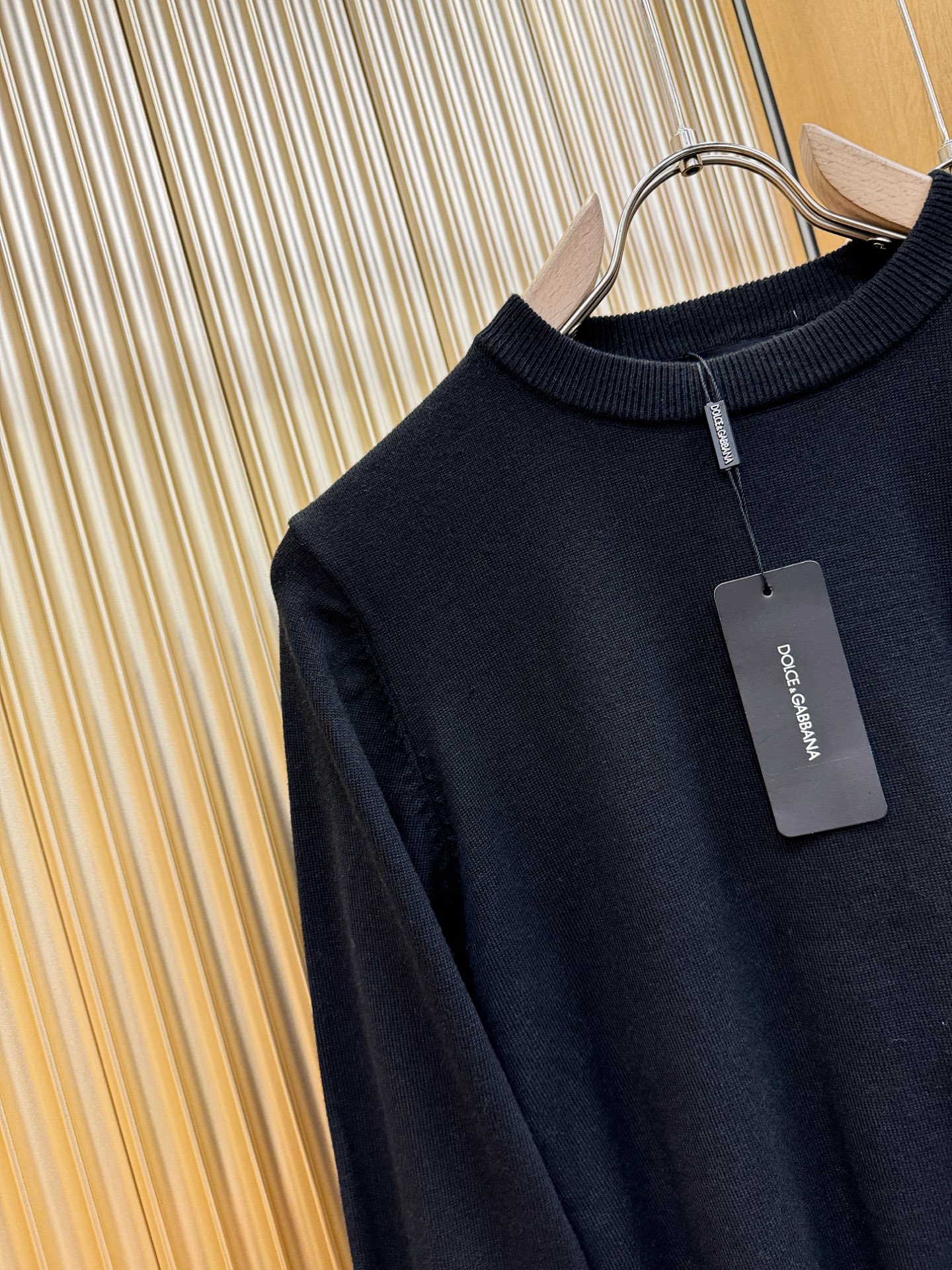 DG 2025新款毛衣，胸前logo设计！贸易公司渠道稀出，同步官网发售！秋冬系列经典设计！此款毛衣甄选