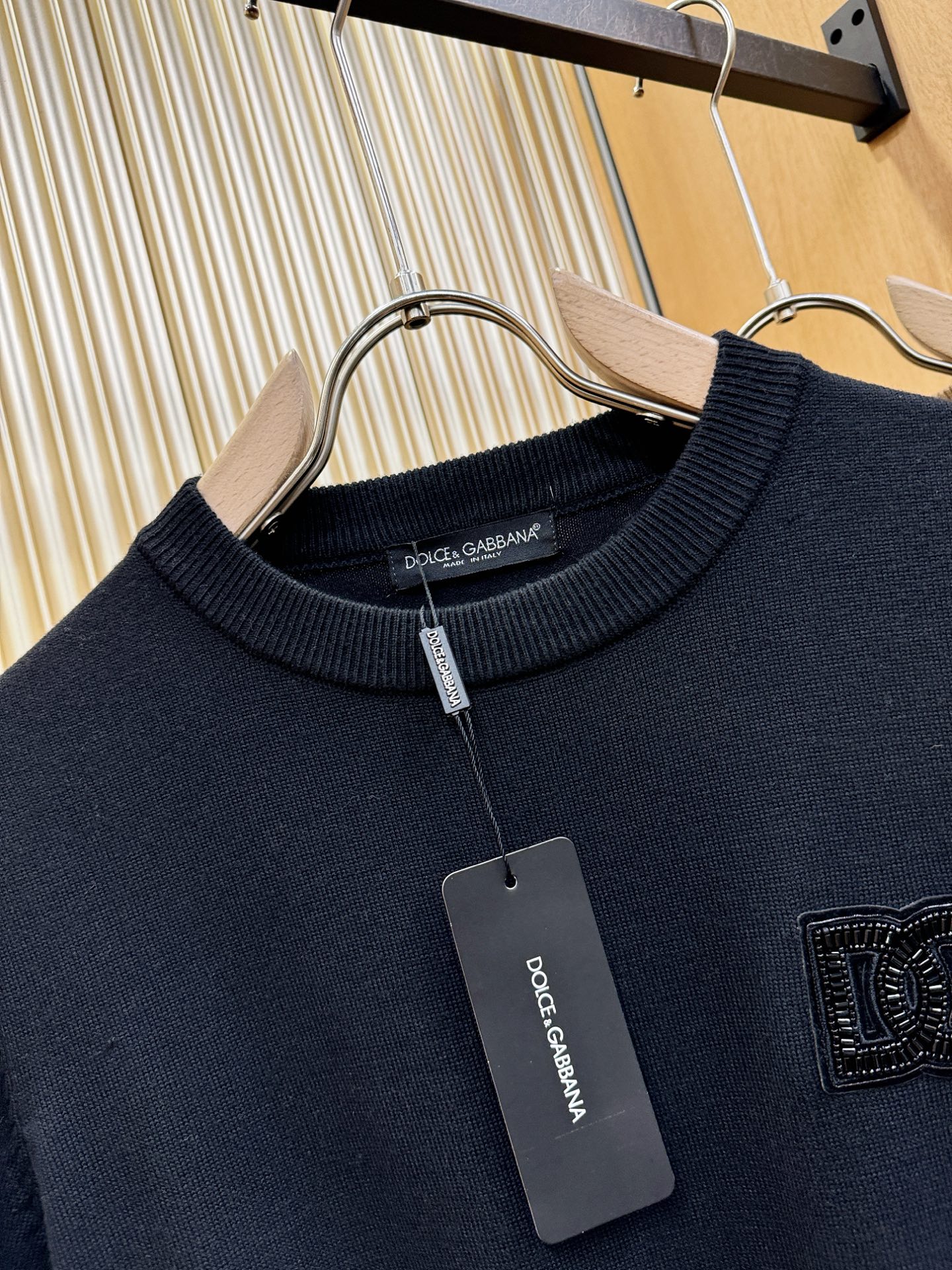 DG 2025新款毛衣，胸前logo设计！贸易公司渠道稀出，同步官网发售！秋冬系列经典设计！此款毛衣甄选