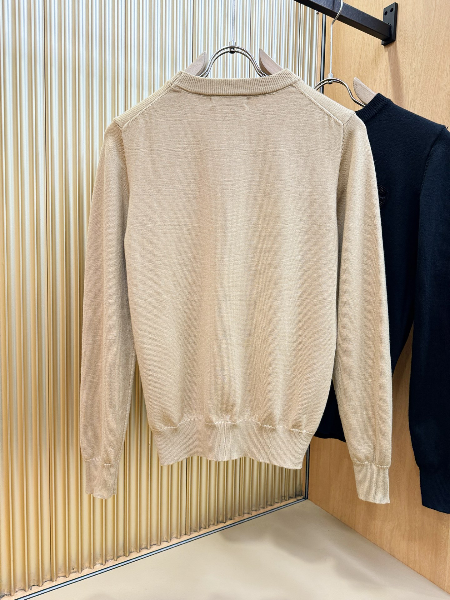 DG 2025新款毛衣，胸前logo设计！贸易公司渠道稀出，同步官网发售！秋冬系列经典设计！此款毛衣甄选