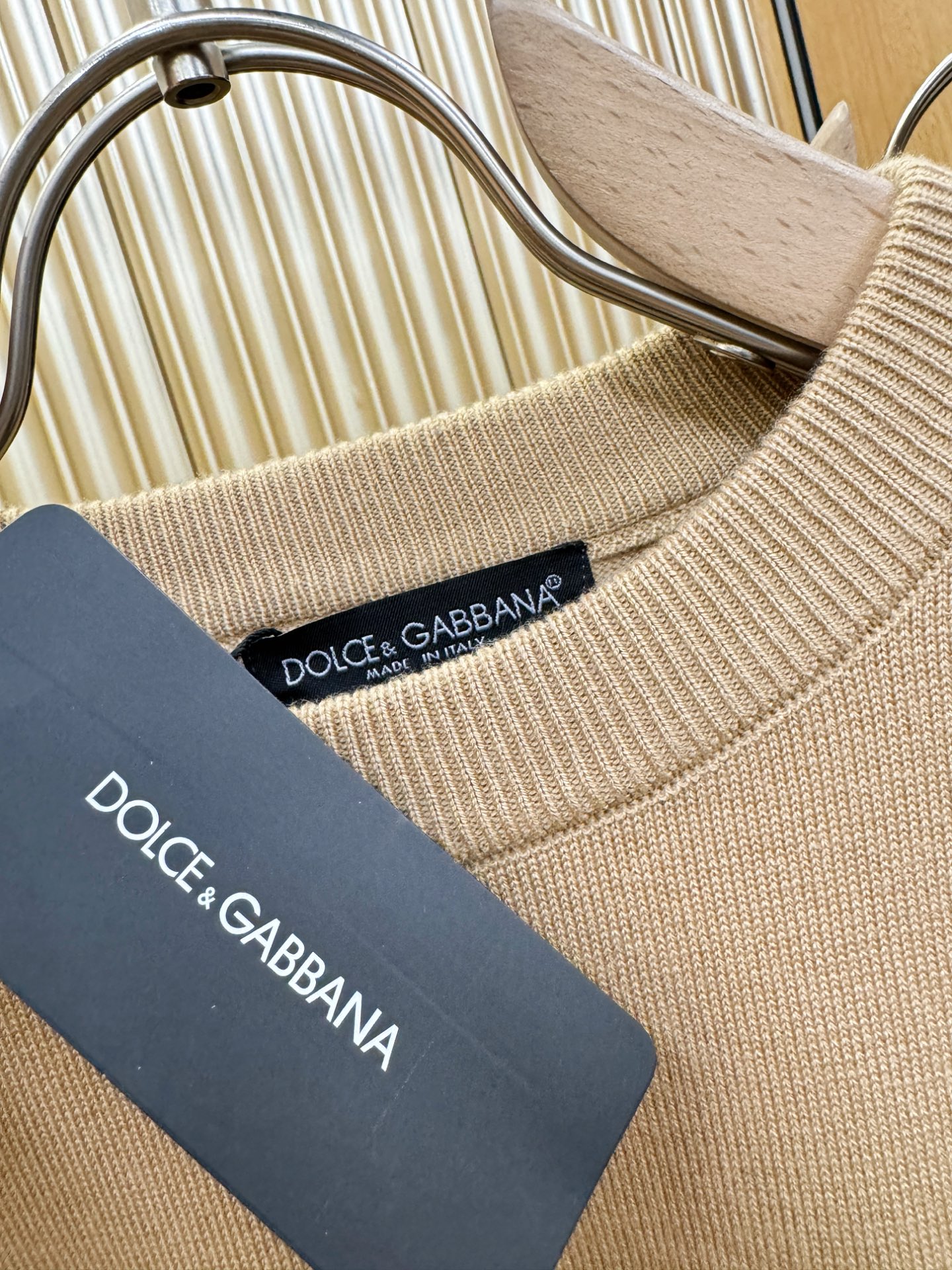 DG 2025新款毛衣，胸前logo设计！贸易公司渠道稀出，同步官网发售！秋冬系列经典设计！此款毛衣甄选