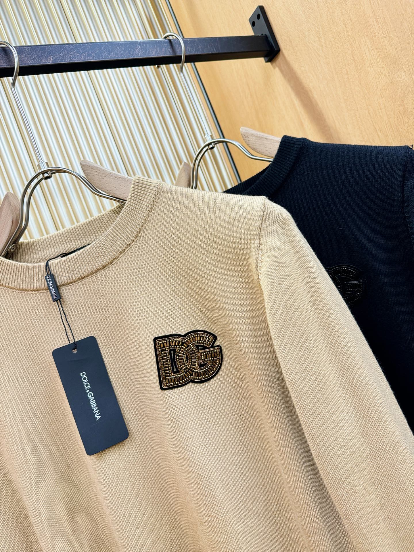 DG 2025新款毛衣，胸前logo设计！贸易公司渠道稀出，同步官网发售！秋冬系列经典设计！此款毛衣甄选