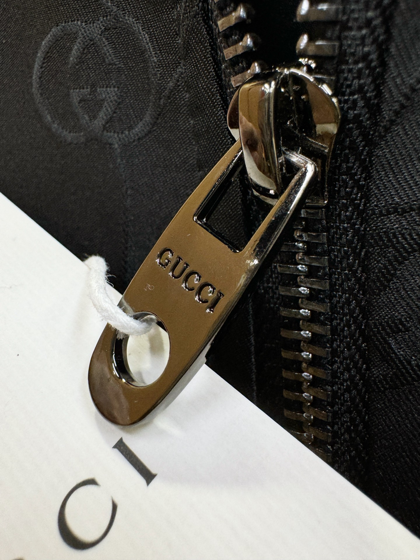 Gucci古奇 2025秋冬新款夹克外套，原单狠货 意大利进口面料时尚夹克外套。欧洲专柜同步，上身更随意