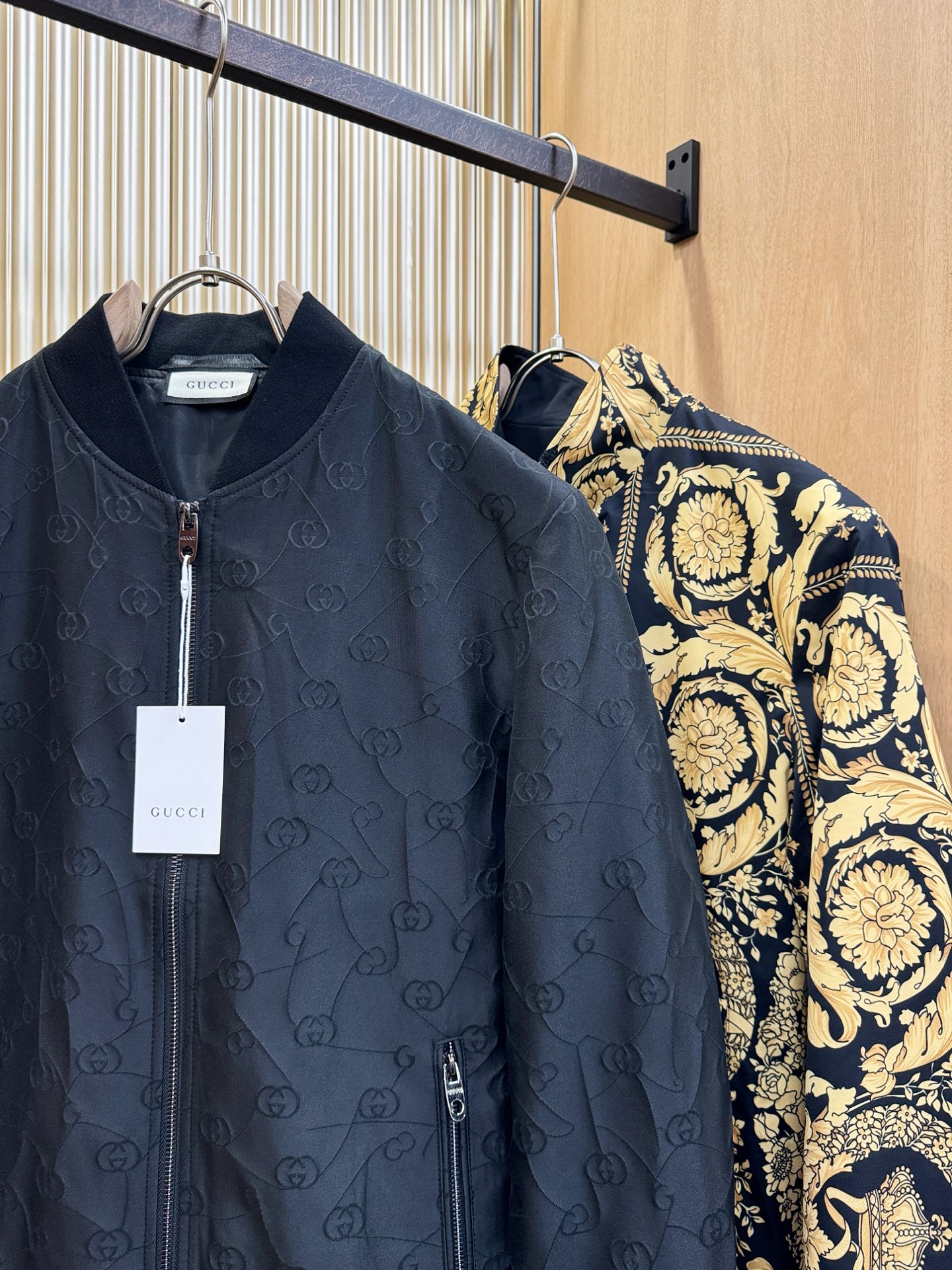 Gucci古奇 2025秋冬新款夹克外套，原单狠货 意大利进口面料时尚夹克外套。欧洲专柜同步，上身更随意