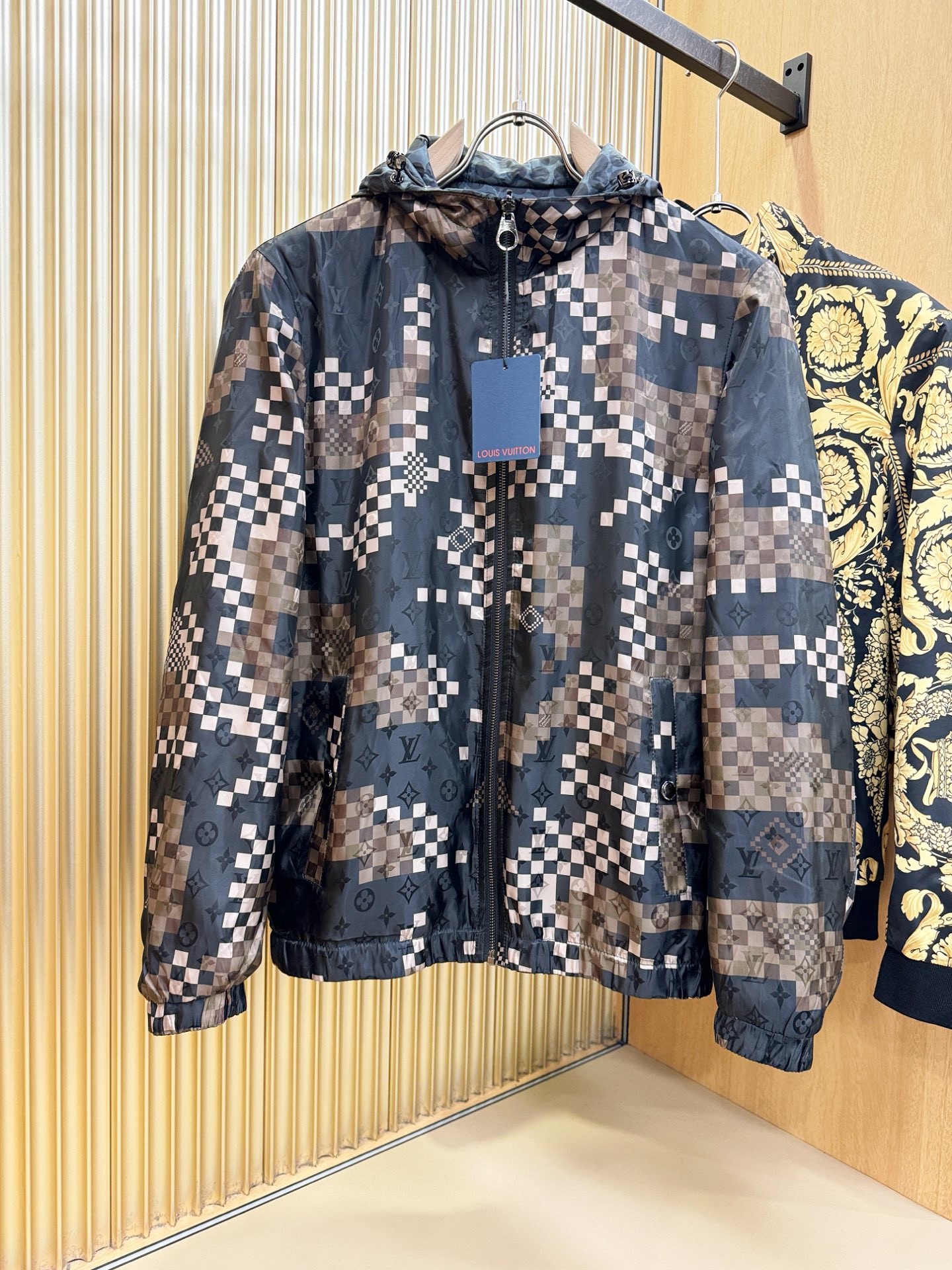 双面夹克 LV路易威登 2025秋冬新款双面夹克外套，两面可穿，原单狠货 意大利进口面料时尚夹克外套。欧